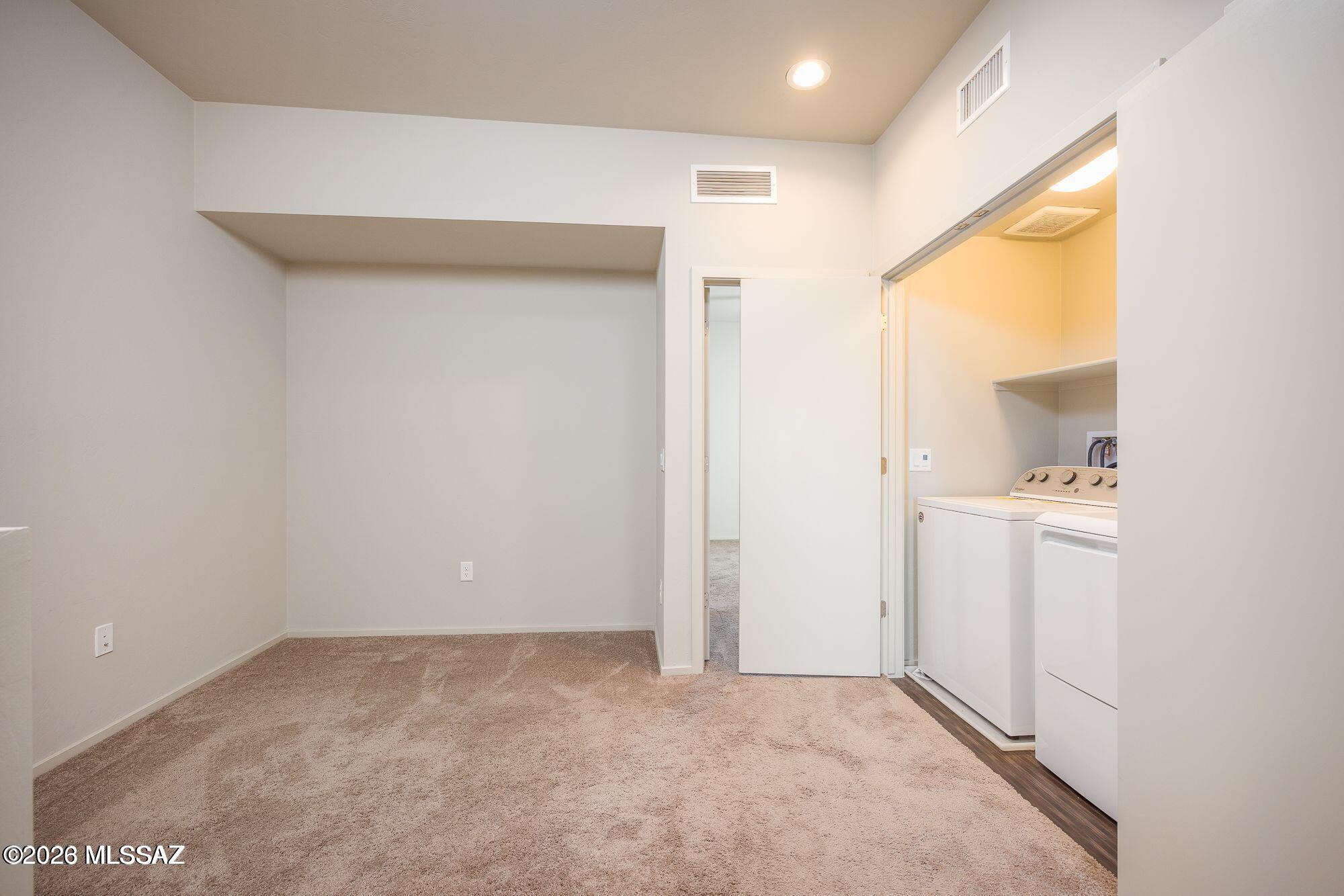 Park Modern SQ20171350679 - Residential Lease