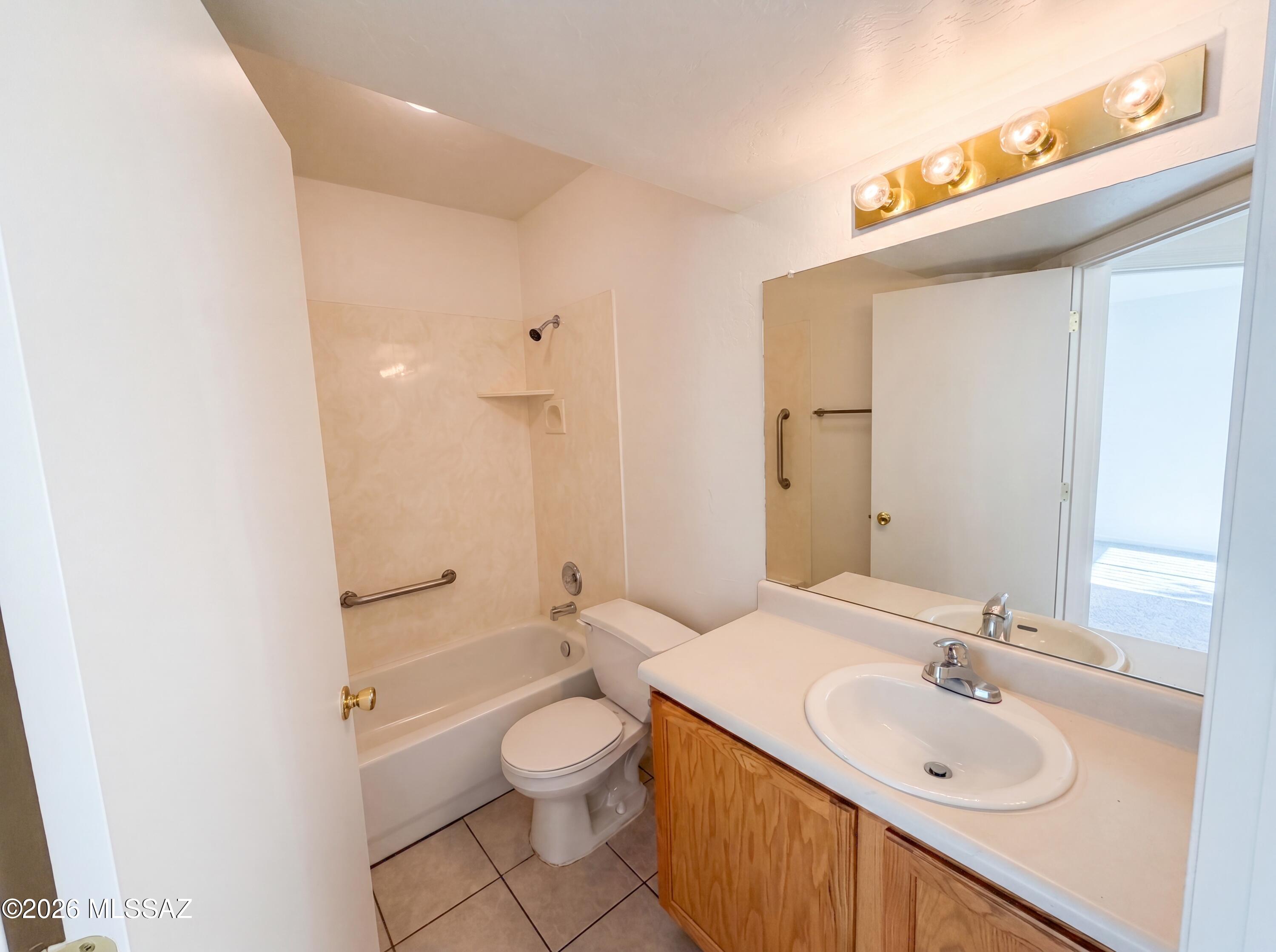 Le Mirador Twnhms (1-50) - Residential