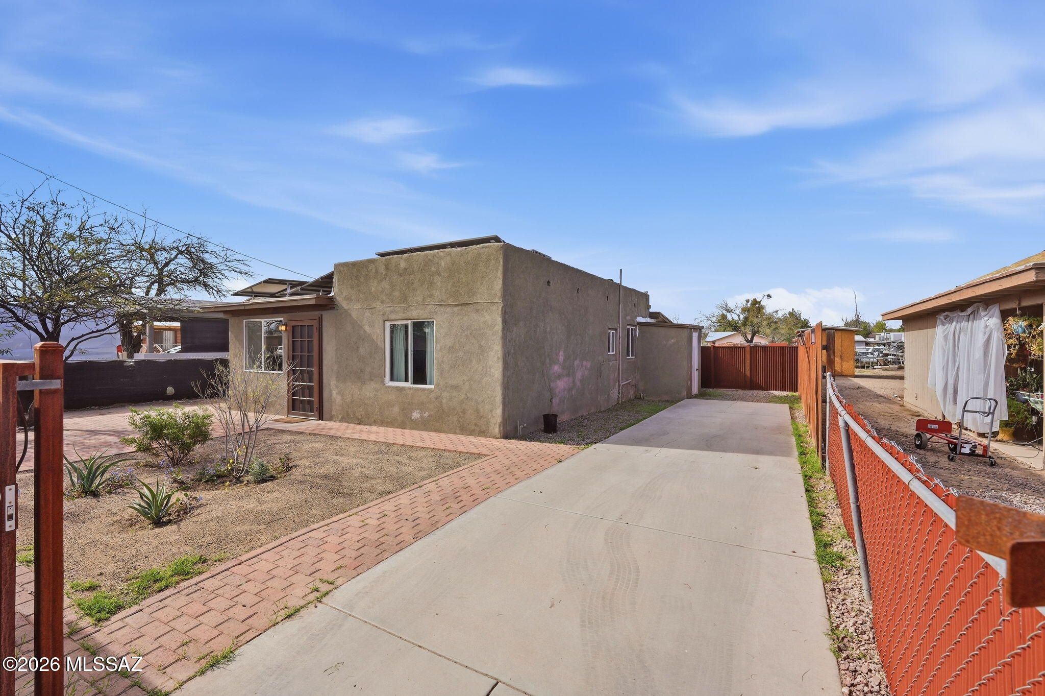 **Seller will accept or counter offers between $249,000-$259,000**
Charming updated 1950-built home in a prime central Tucson location! Just minutes from The Loop, I-10, downtown, University of Arizona, Pima Community College, Tumamoc Hill, and St. Mary's Hospital.

This 3 bed, 1 bath home sits on a spacious 0.21-acre lot with R-2 zoning, offering excellent flexibility and future potential. The backyard is a clean slate, ideal for expansion or customization.

R-2 zoning allows for possibilities such as a second dwelling unit, guest house/casita, duplex-style living, or income-producing opportunities (buyer to verify). Perfect for a primary residence, investment property, or multi-generational living.