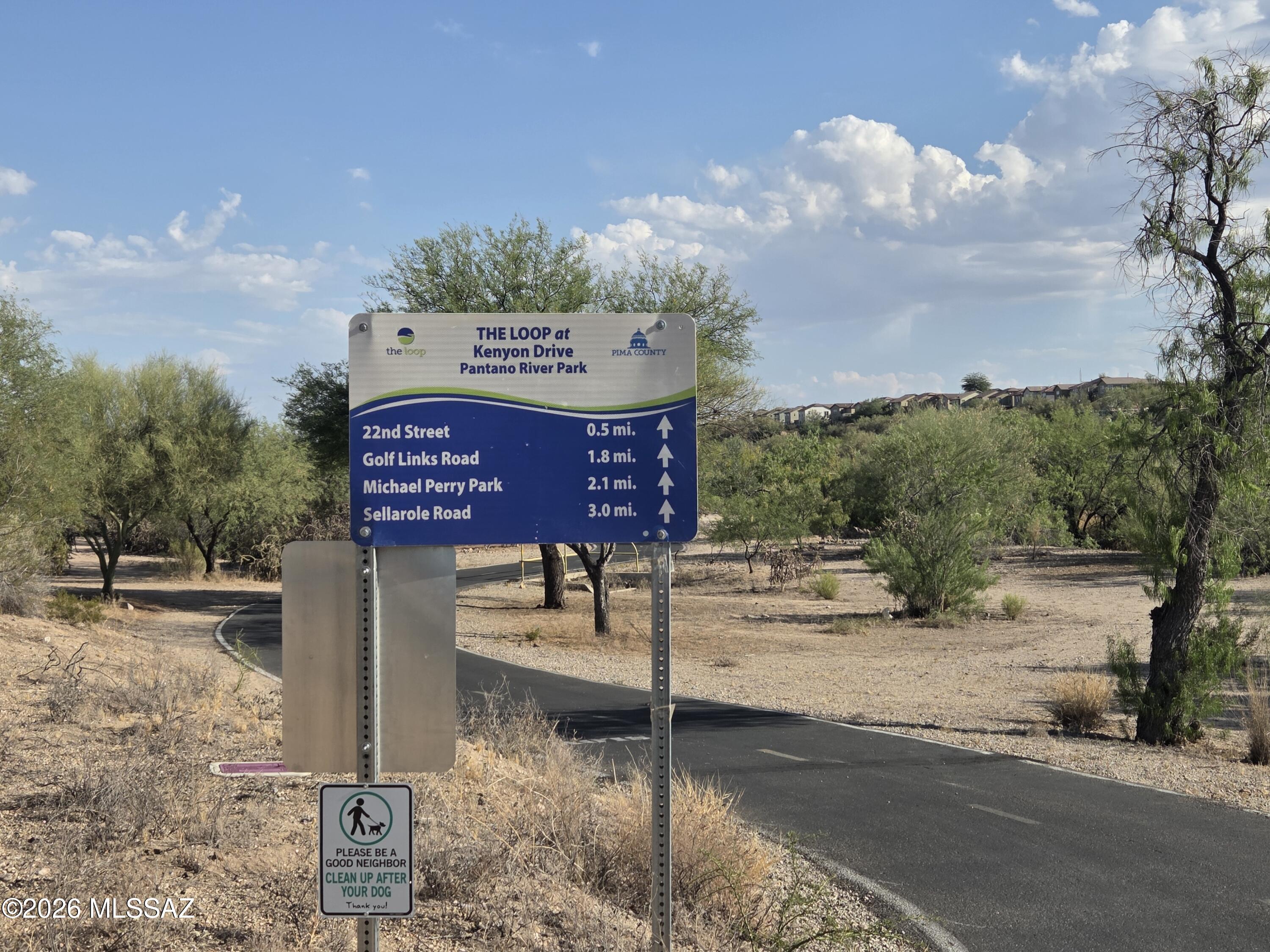 Pantano Park Townhouses - Residential