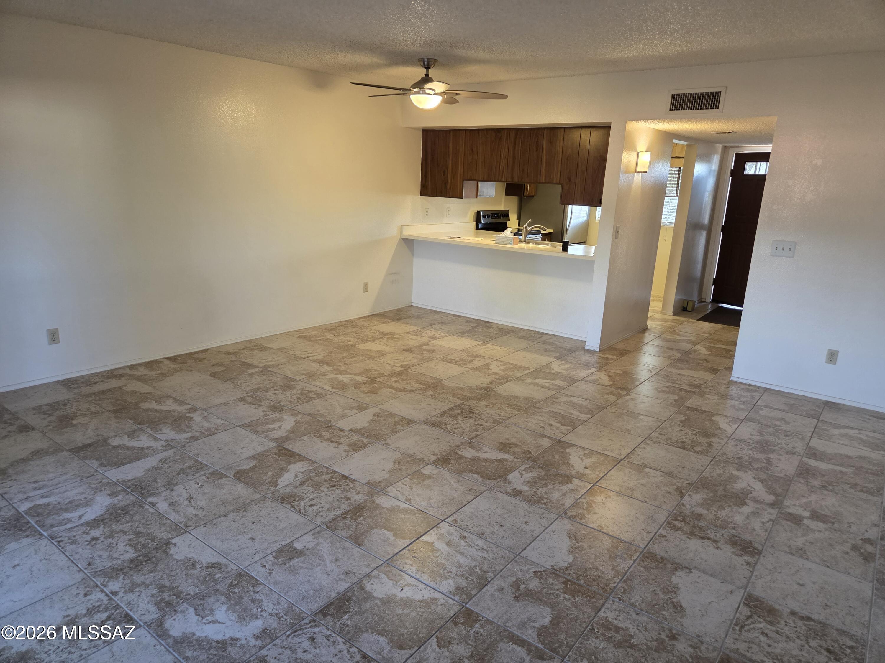 Pantano Park Townhouses - Residential