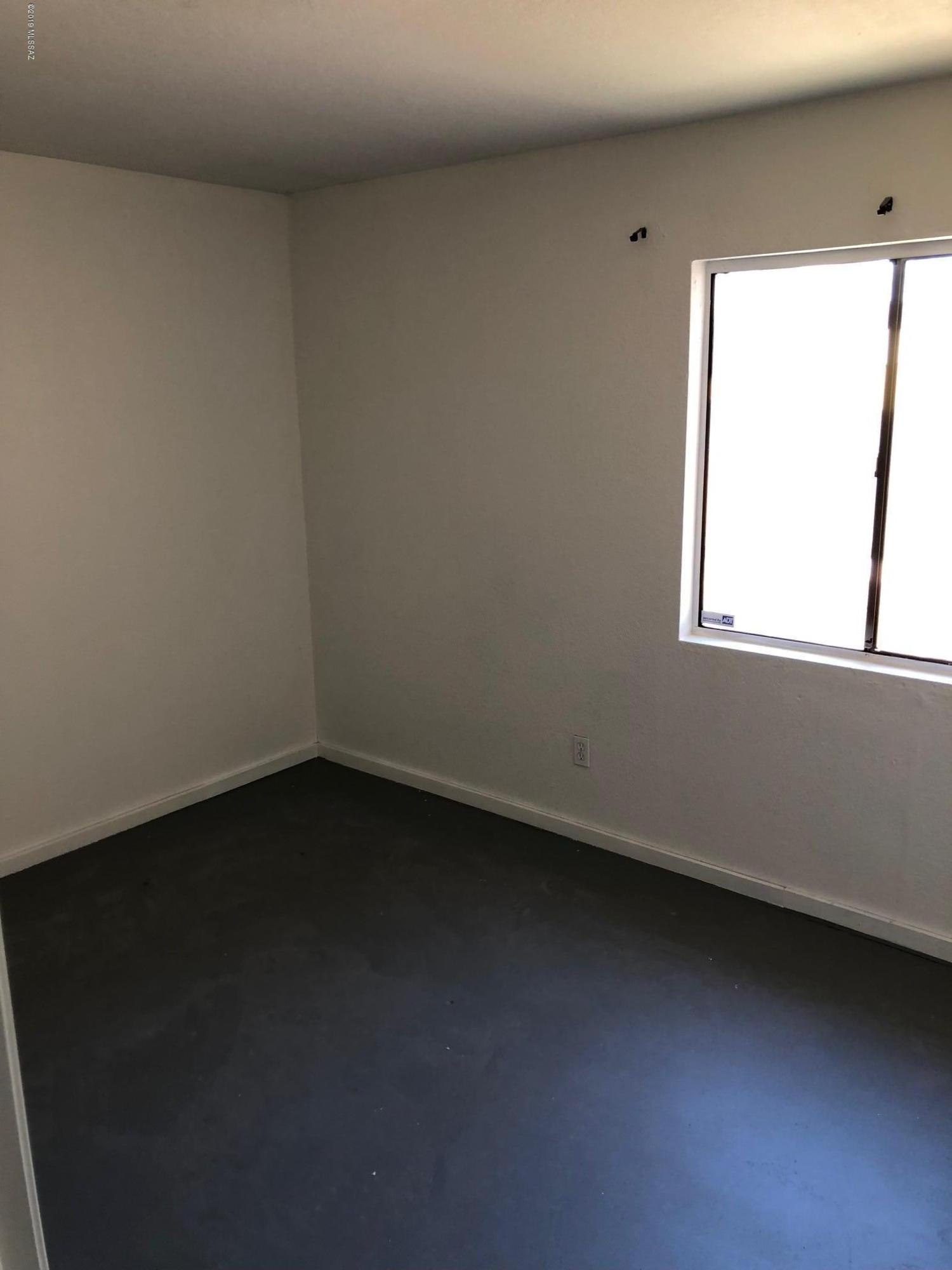 Catalina Poultry Acres NO 3 - Residential Lease