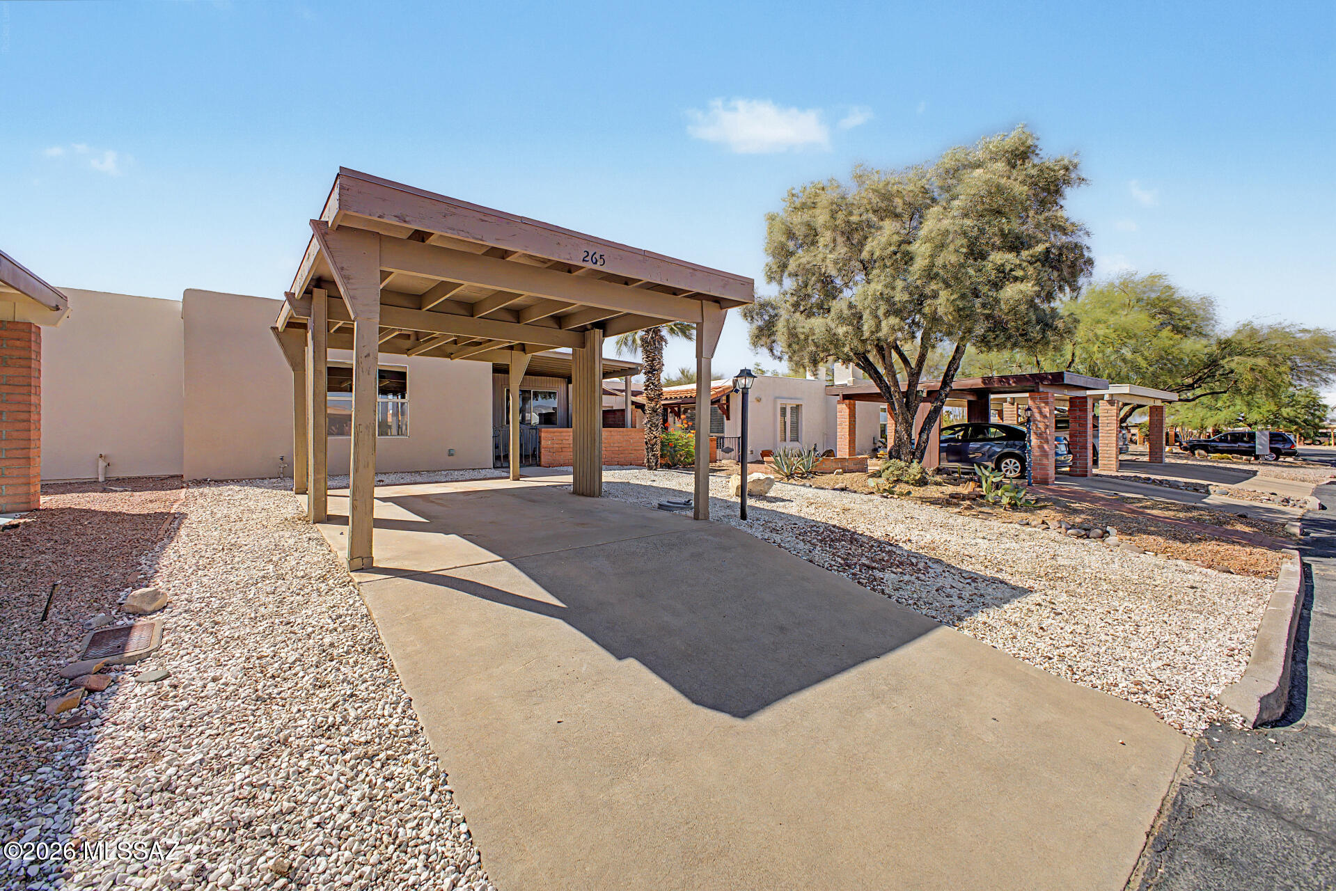 Green Valley Townhouses NO.7 - Residential
