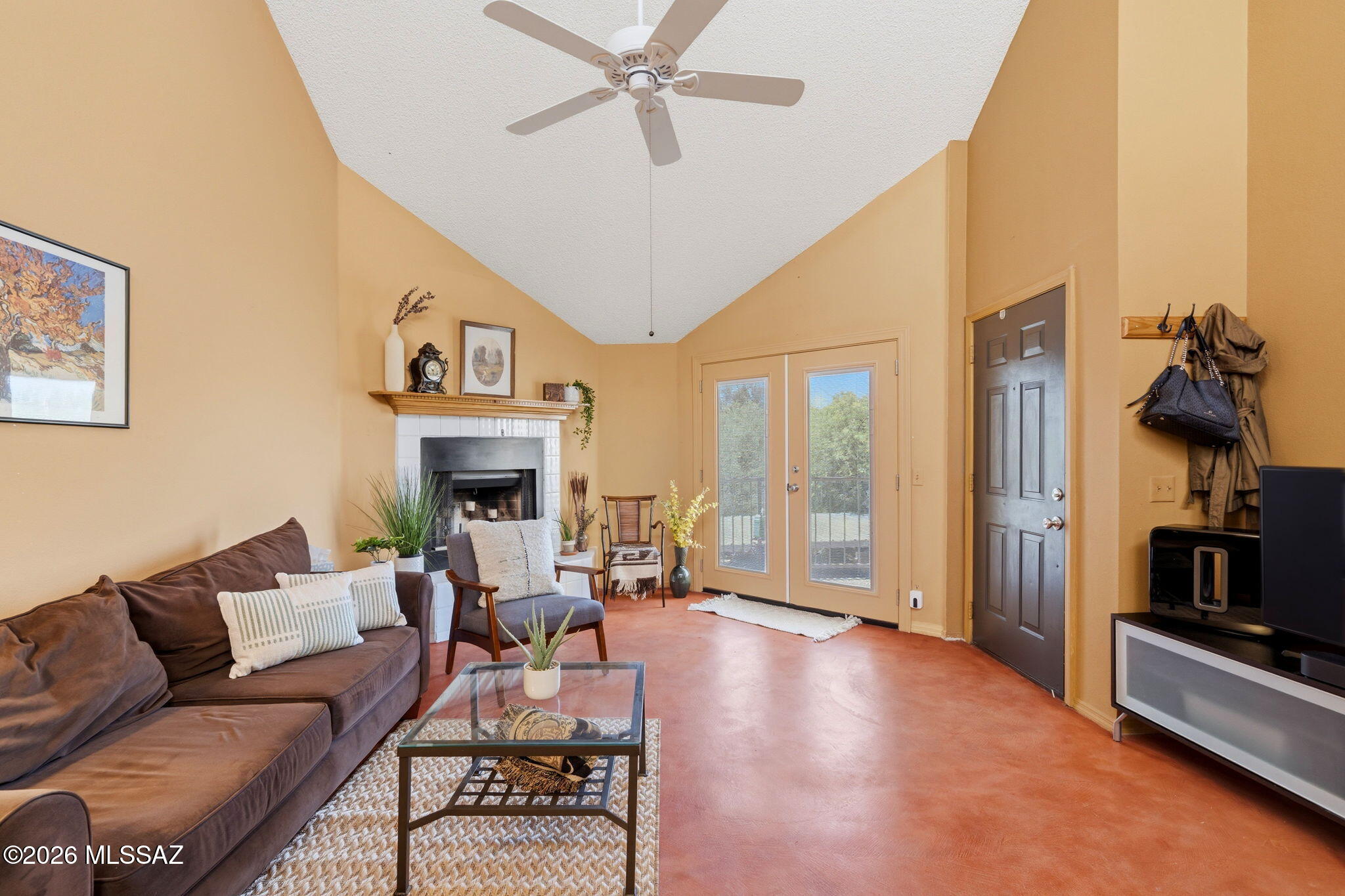 Twelve Hundred River Rd Condos - Residential