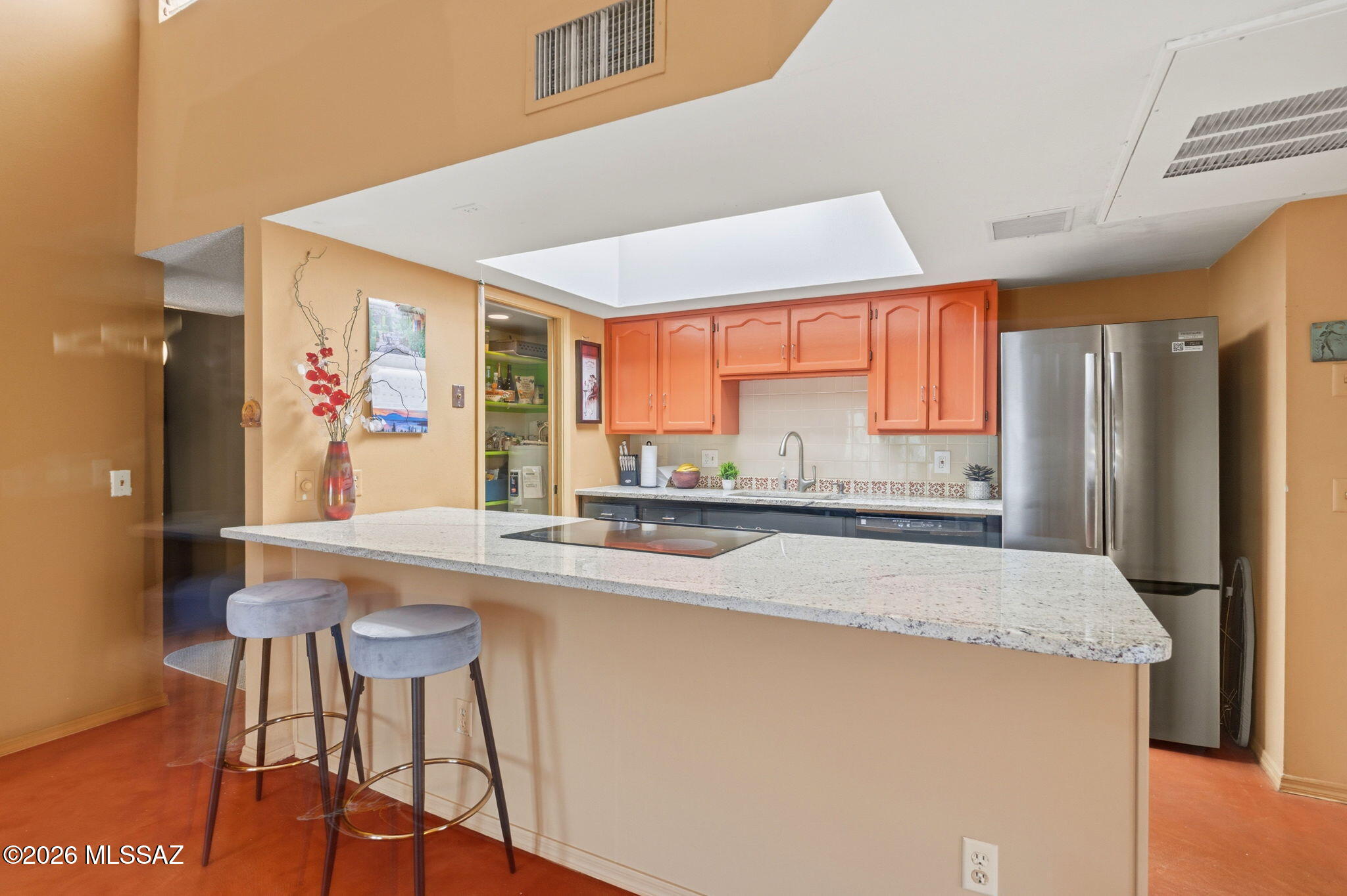 Twelve Hundred River Rd Condos - Residential