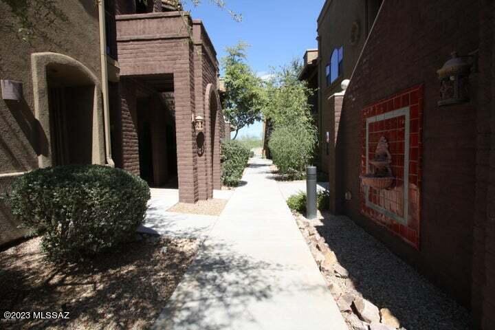 Placita Escondida Bldgs 18-20 Units 1-204 - Residential Lease