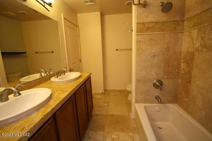 Placita Escondida Bldgs 18-20 Units 1-204 - Residential Lease