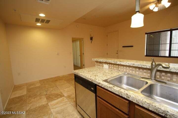 Placita Escondida Bldgs 18-20 Units 1-204 - Residential Lease