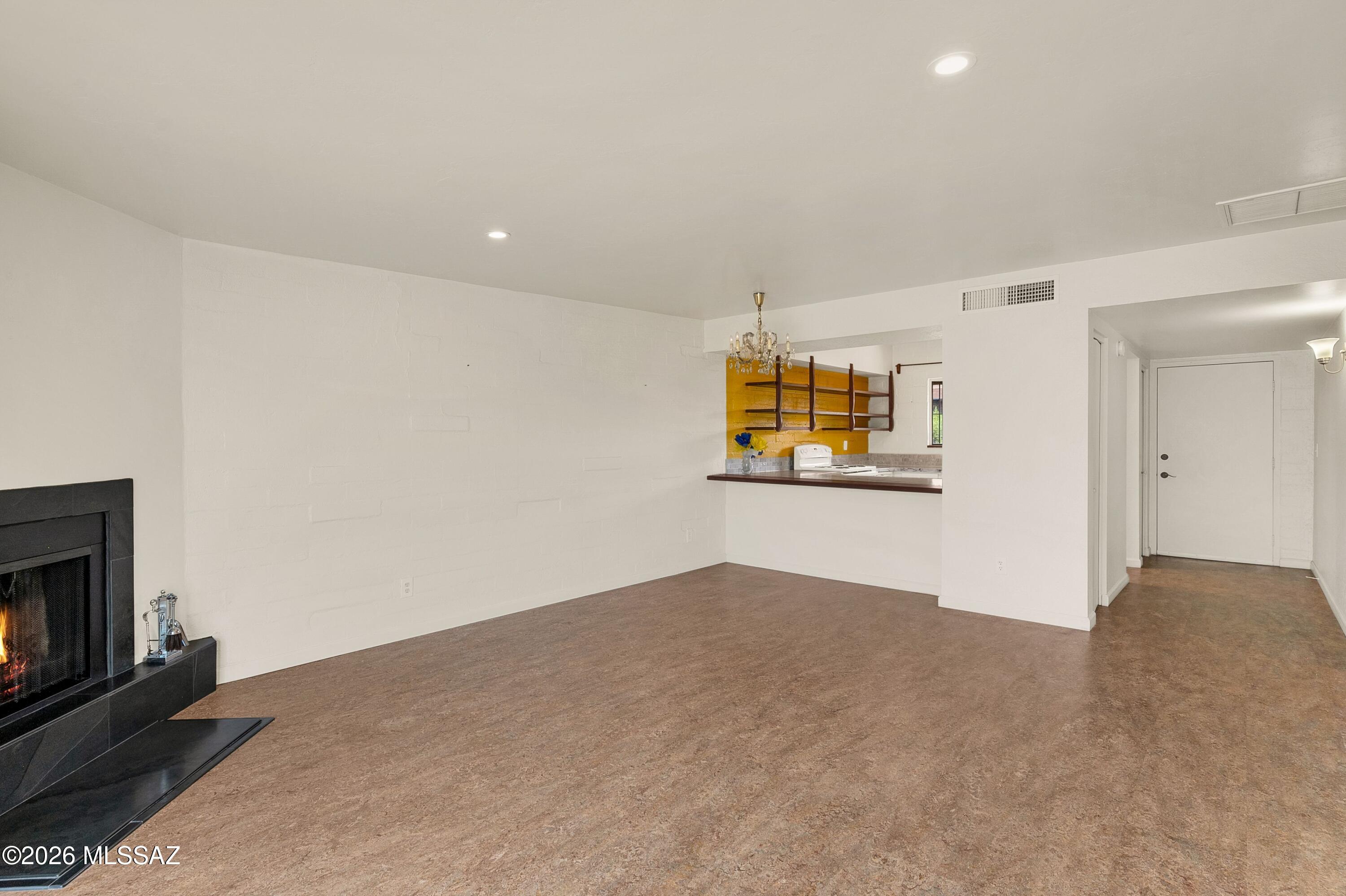 San Francisco Square (1-16) - Residential