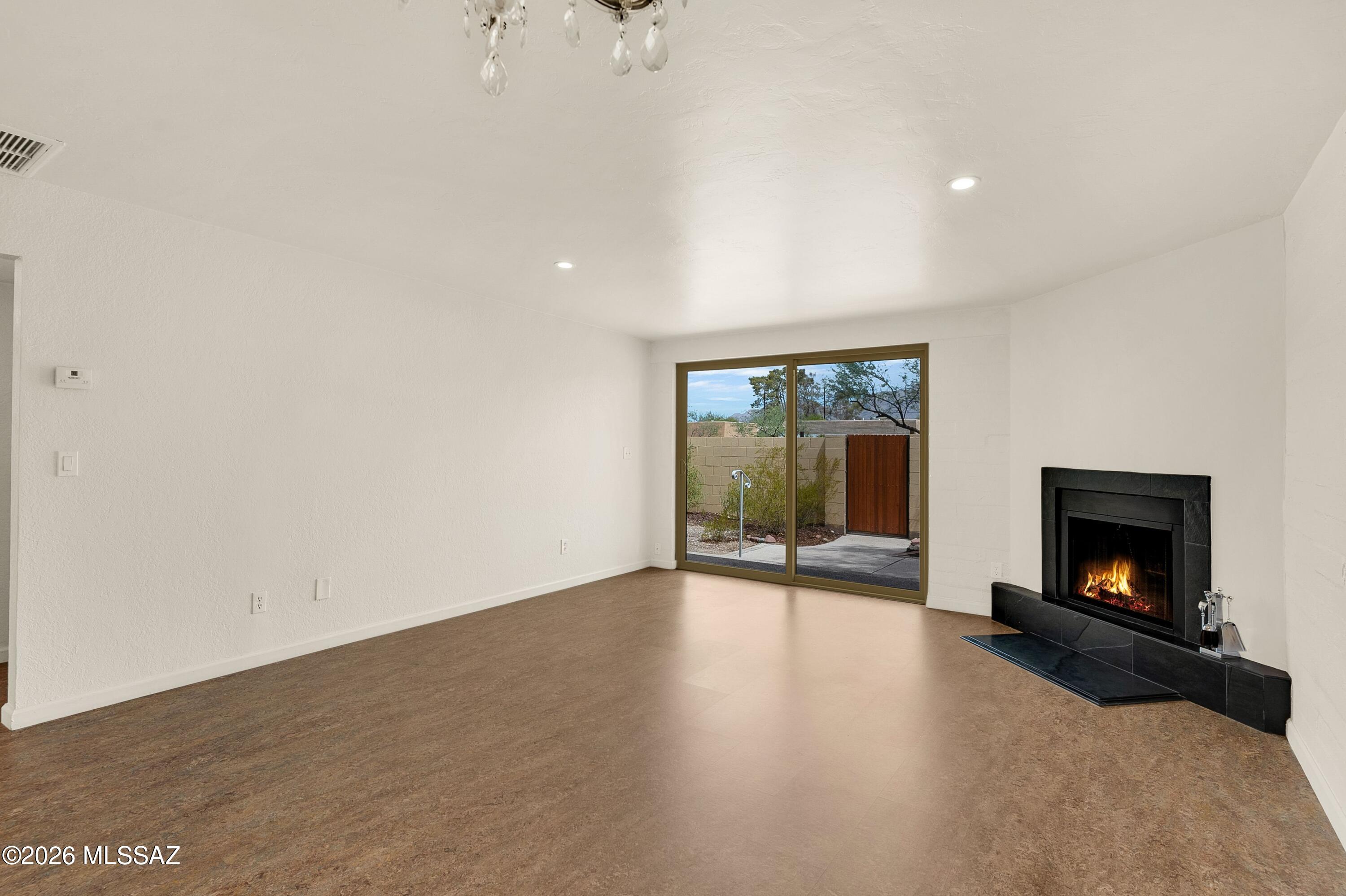 San Francisco Square (1-16) - Residential