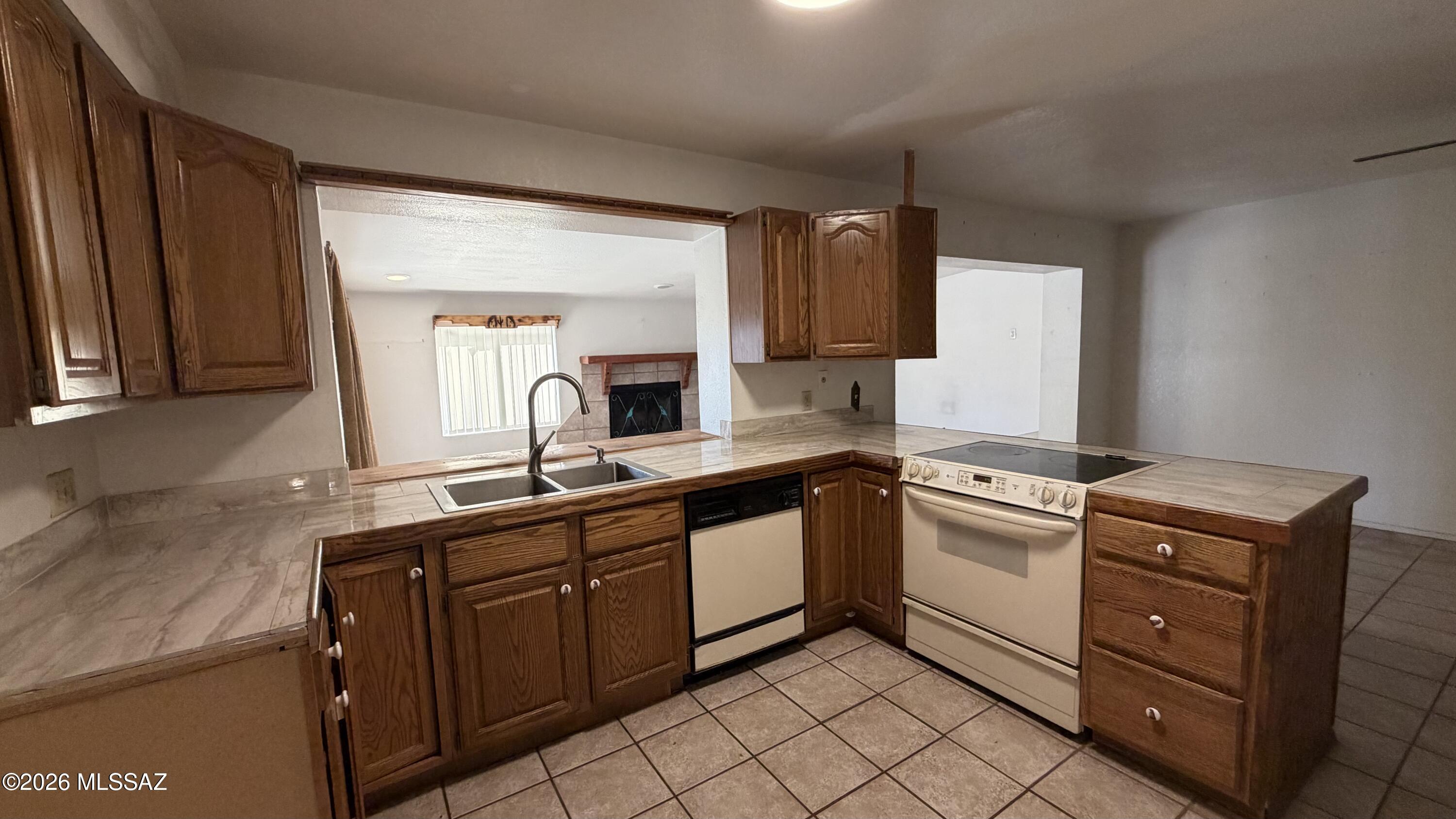Casas Adobes Park (277-415) - Residential