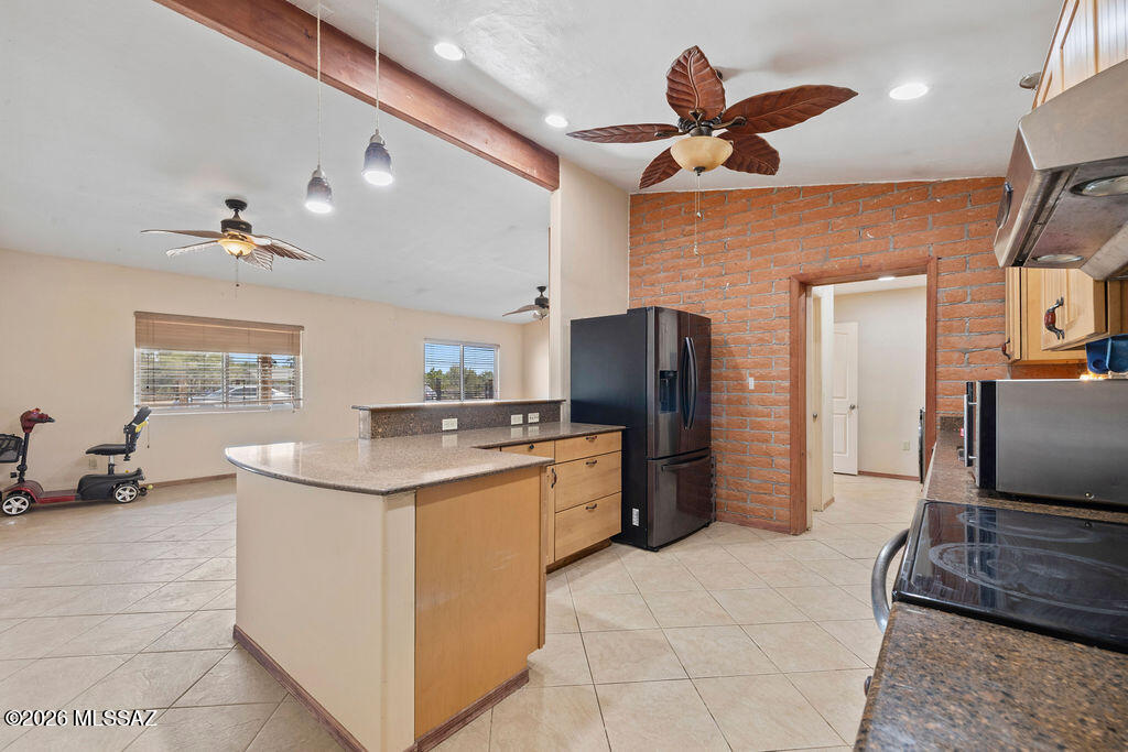 White Fence Farms (1-65) - Residential