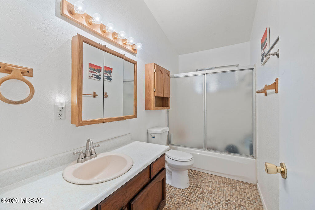 White Fence Farms (1-65) - Residential