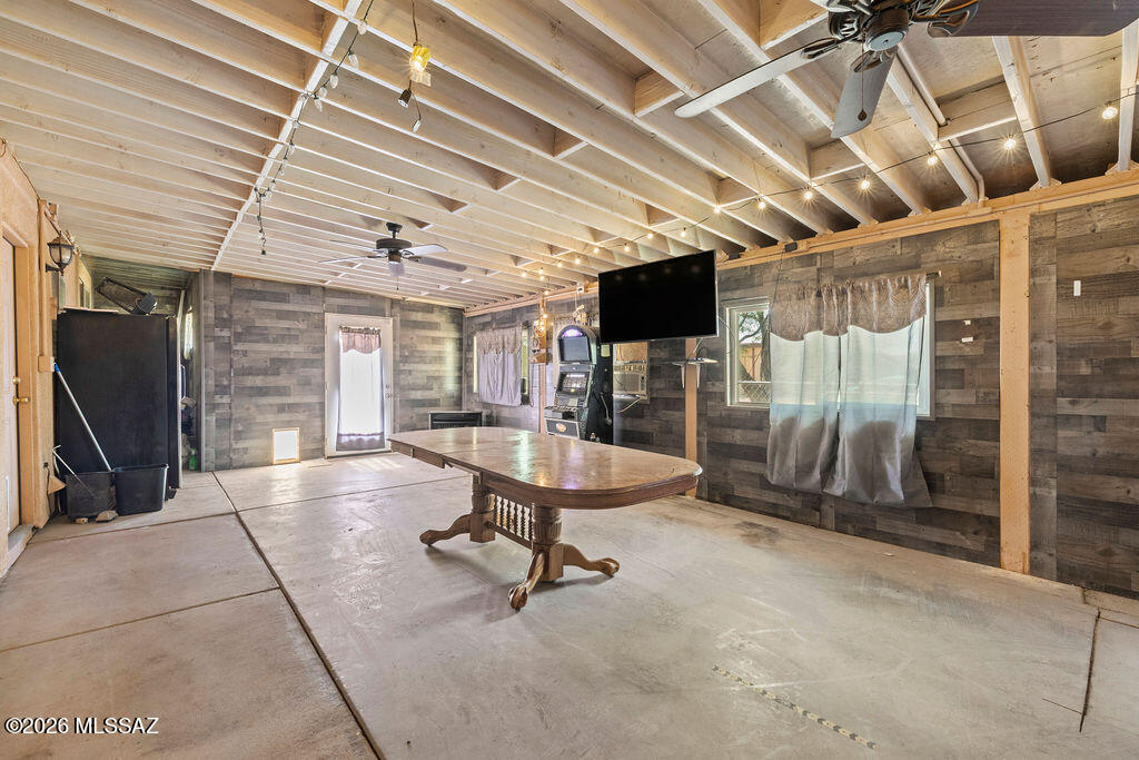 White Fence Farms (1-65) - Residential