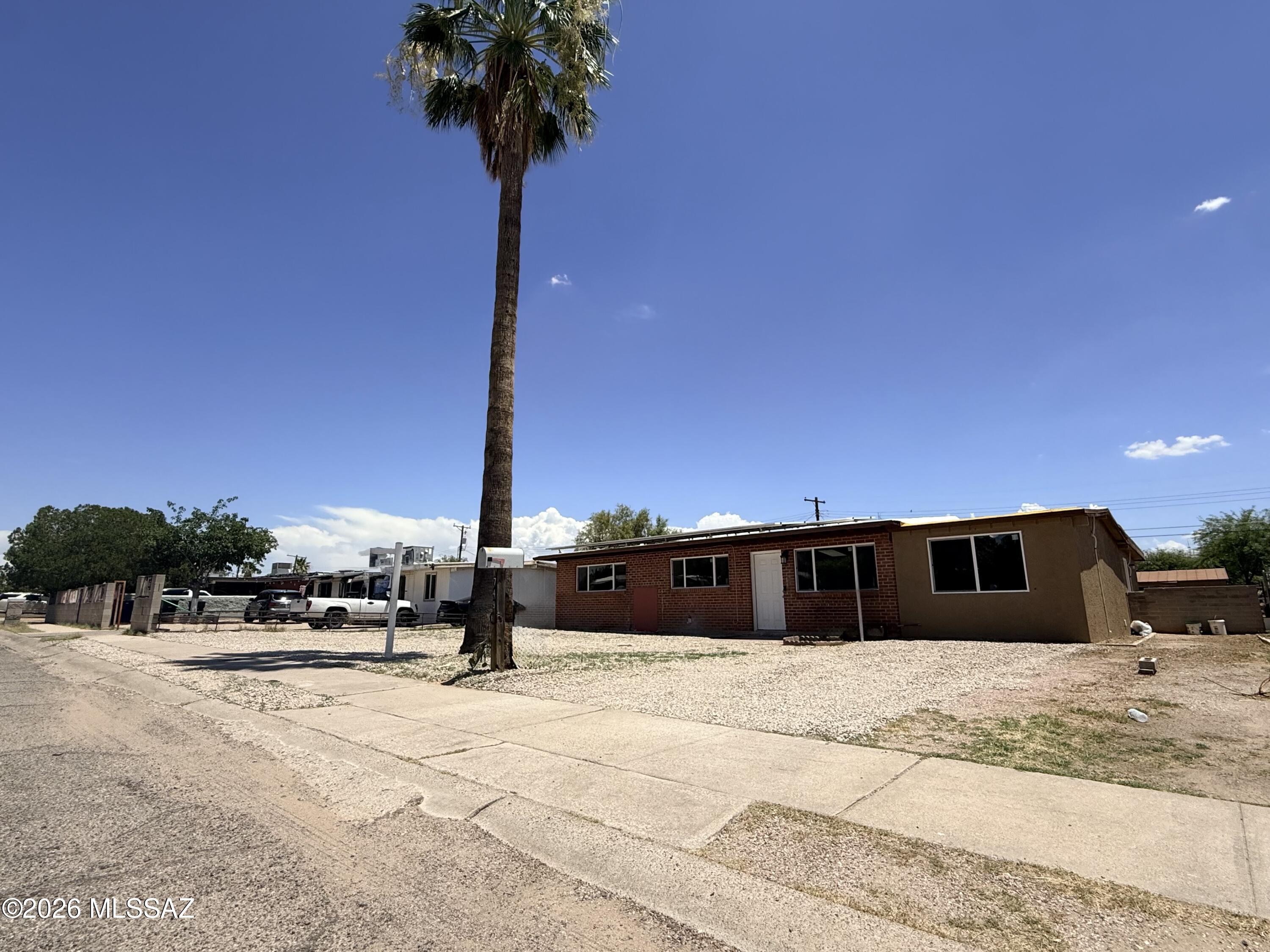 Mission Manor NO. 8 - Residential