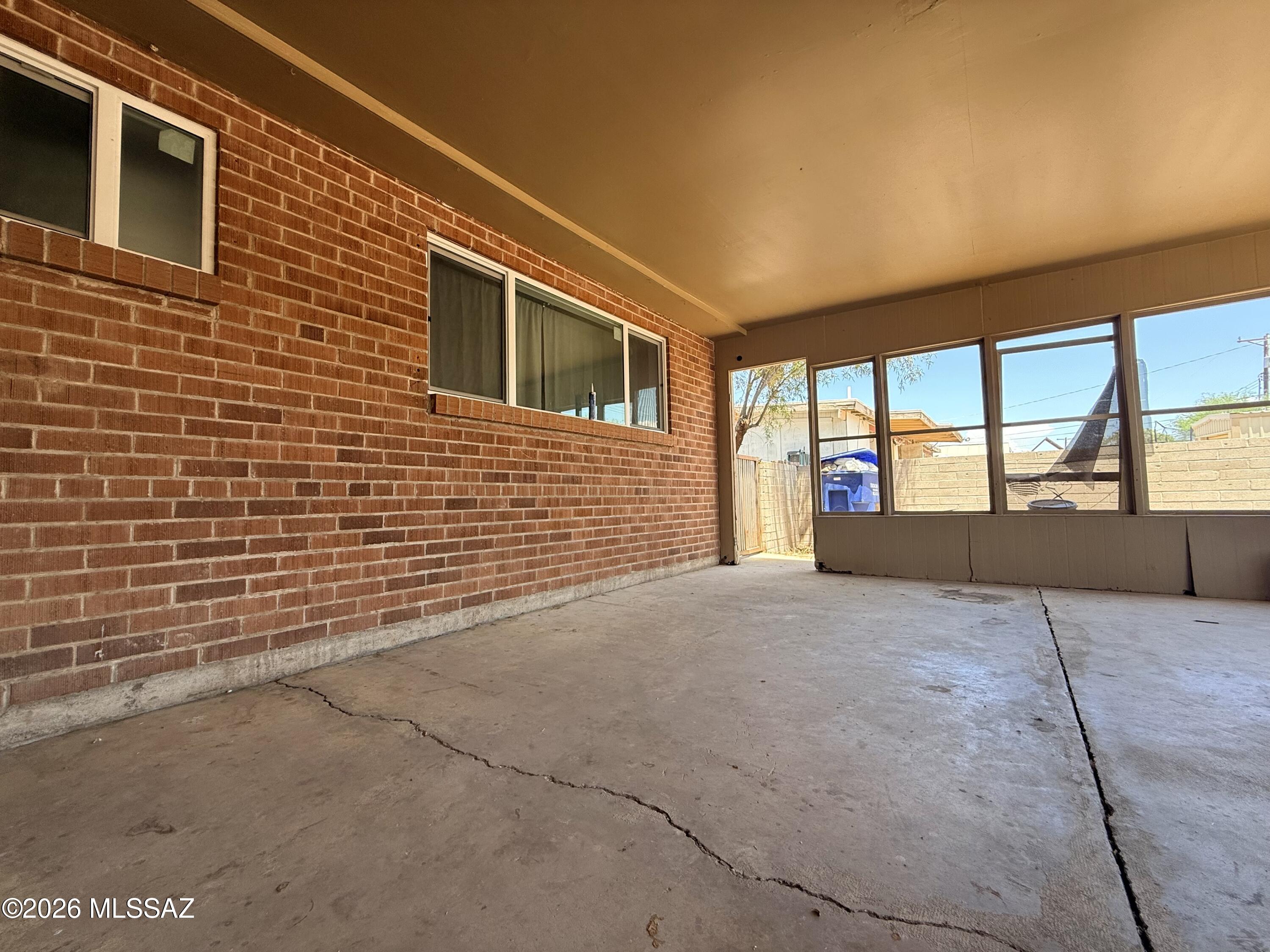 Mission Manor NO. 8 - Residential