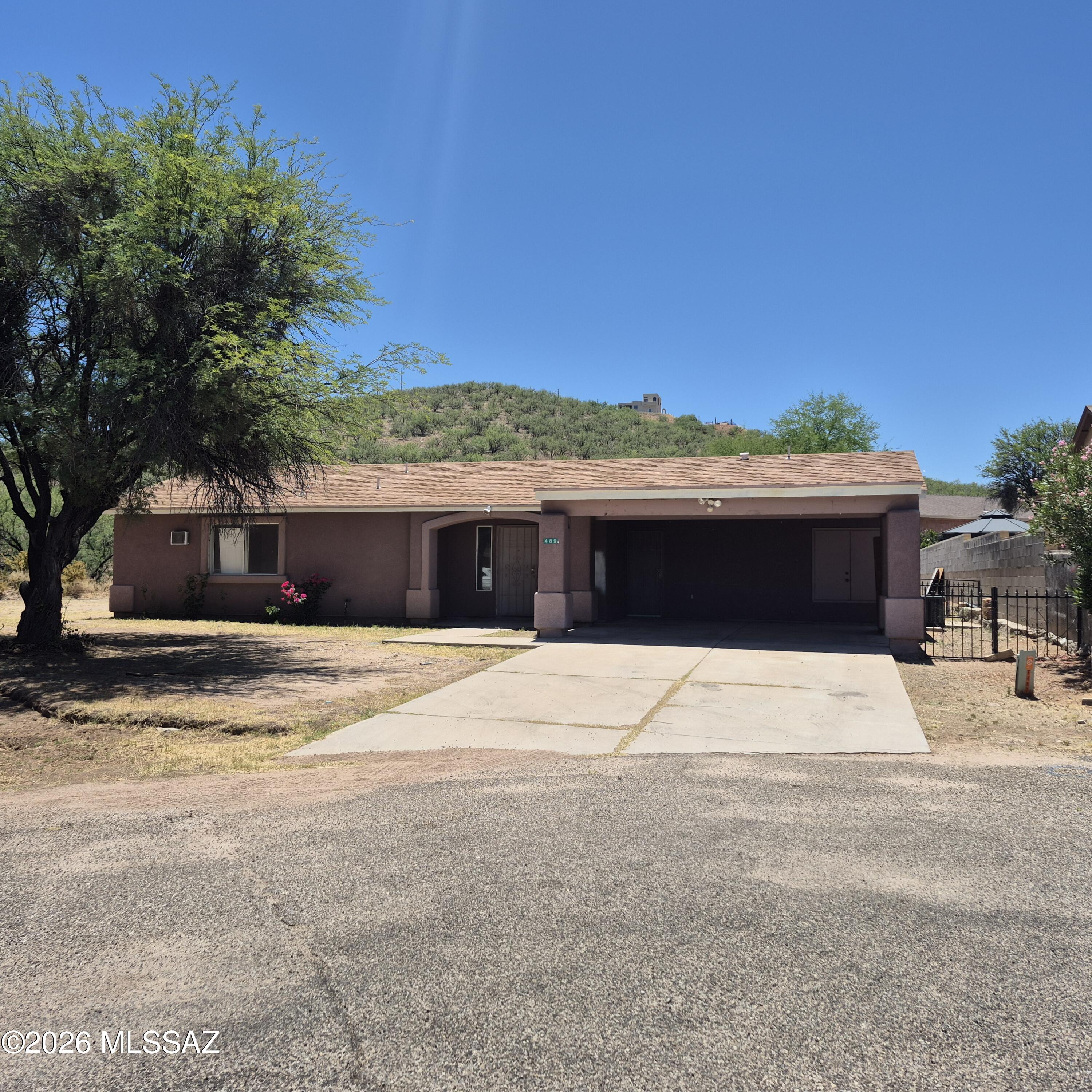 Residential Home in Rio Rico; 3 bedrooms, 2 Bathrooms 2 Car Garage, A/C totally remodeled, Offering comfort. the functional layout provides easy access to living areas. while la location places. You close to local parks, Rico Hight school,