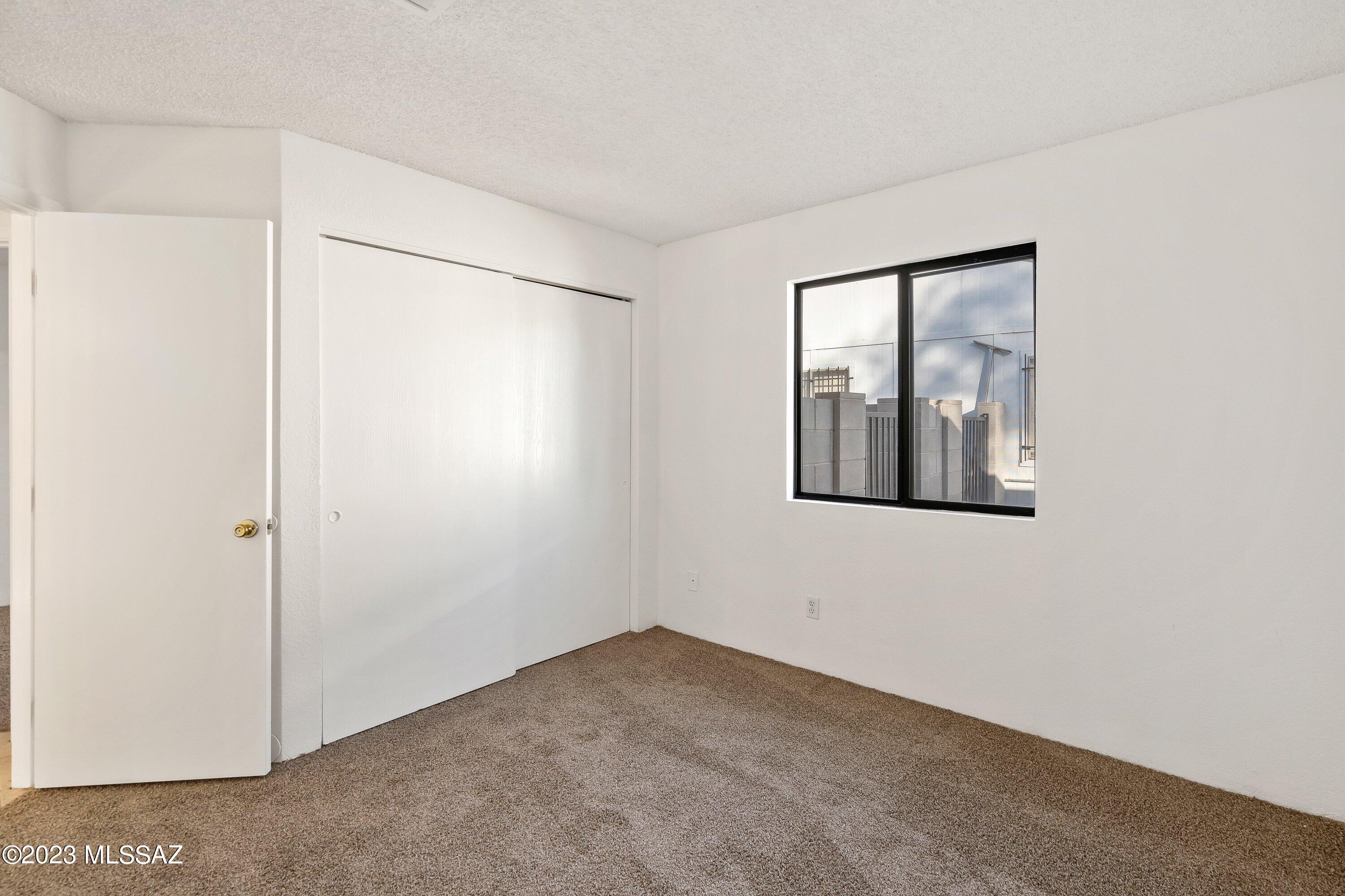 Oak Tree II at Midvale (273-519) - Residential Lease