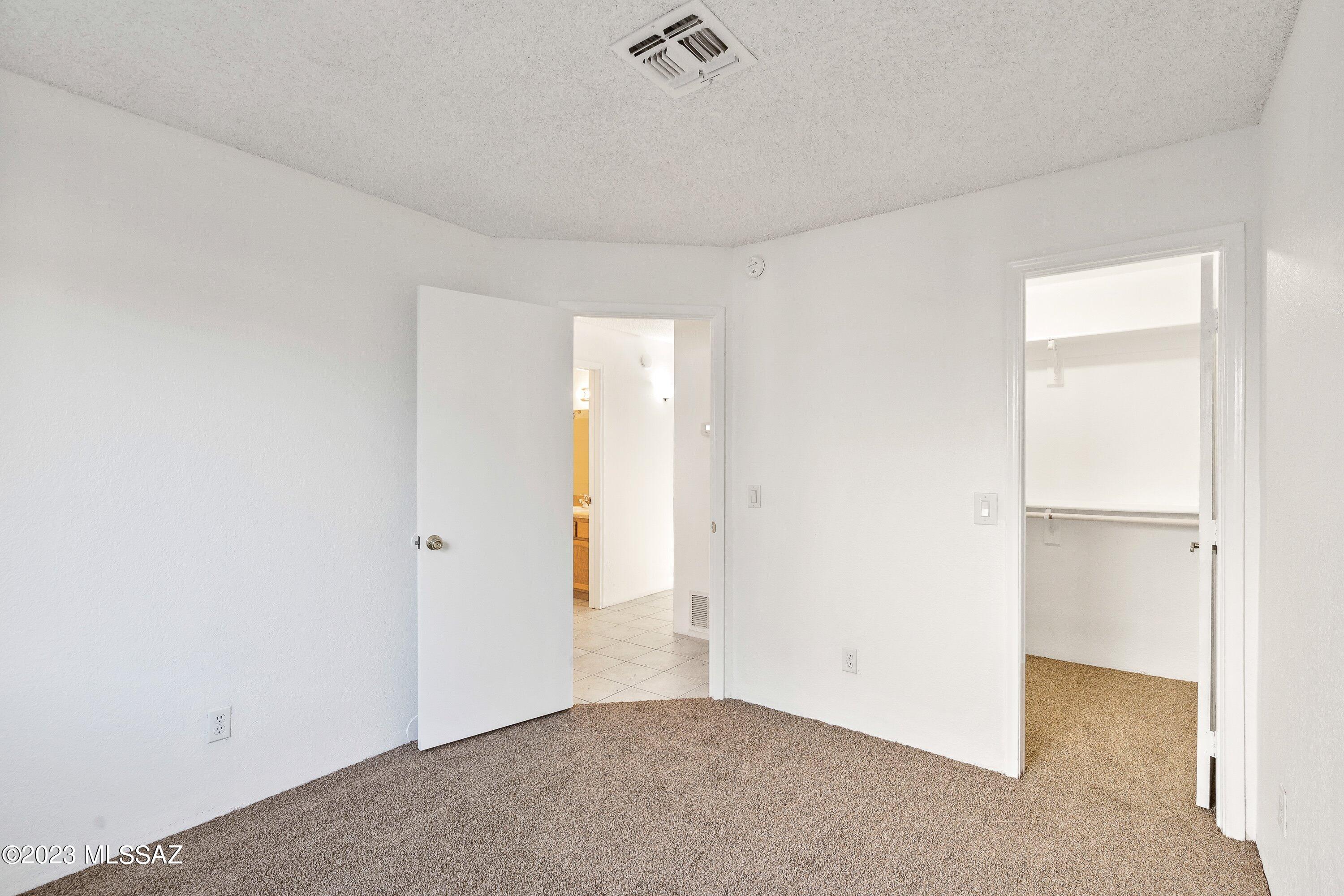 Oak Tree II at Midvale (273-519) - Residential Lease