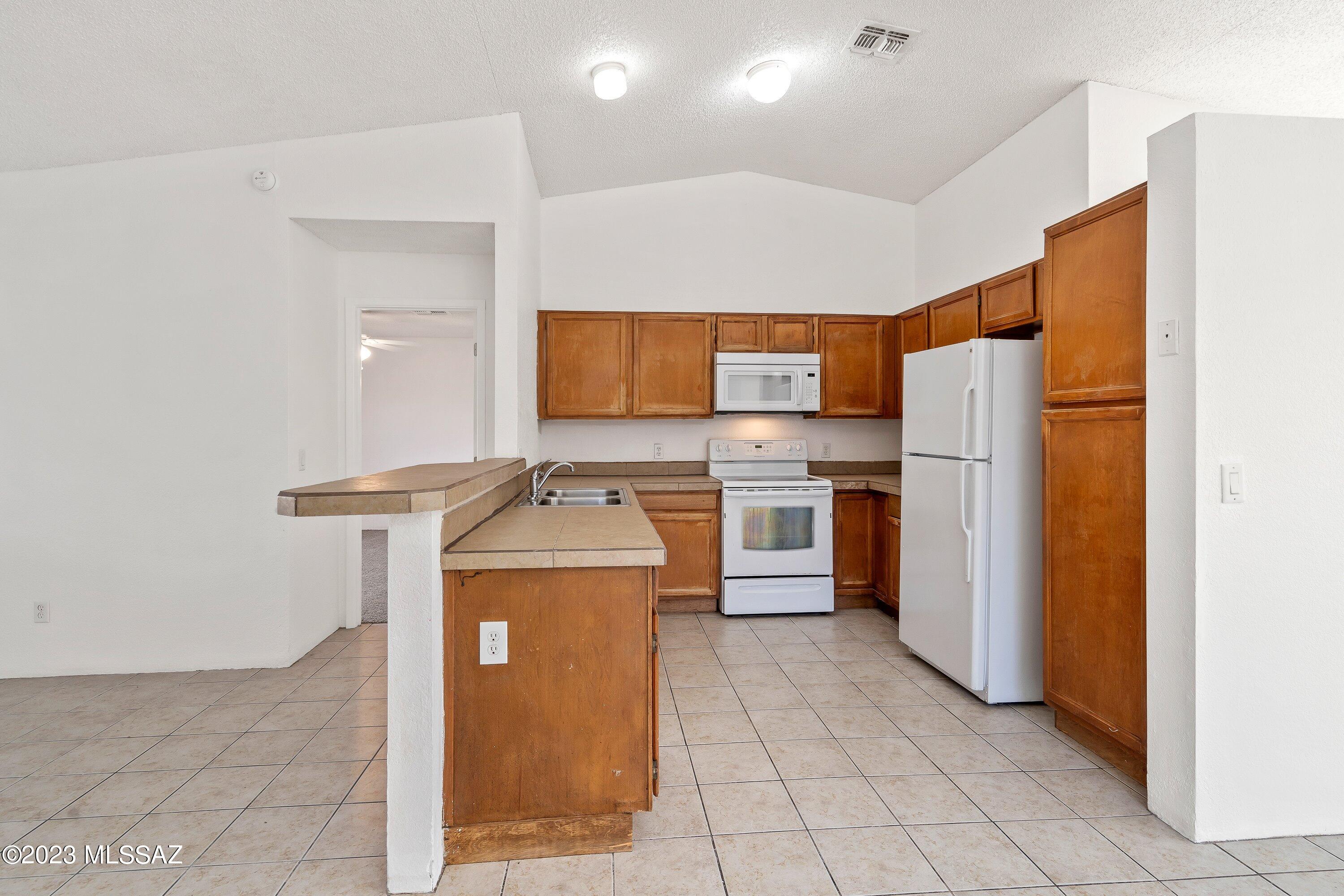 Oak Tree II at Midvale (273-519) - Residential Lease