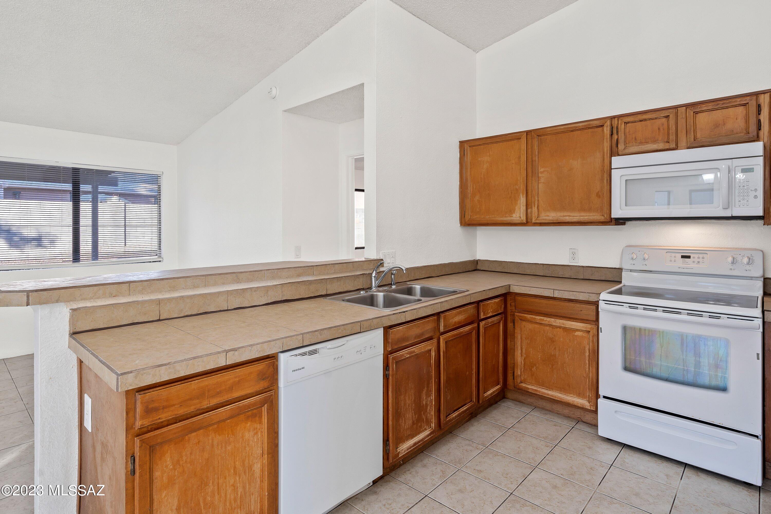 Oak Tree II at Midvale (273-519) - Residential Lease