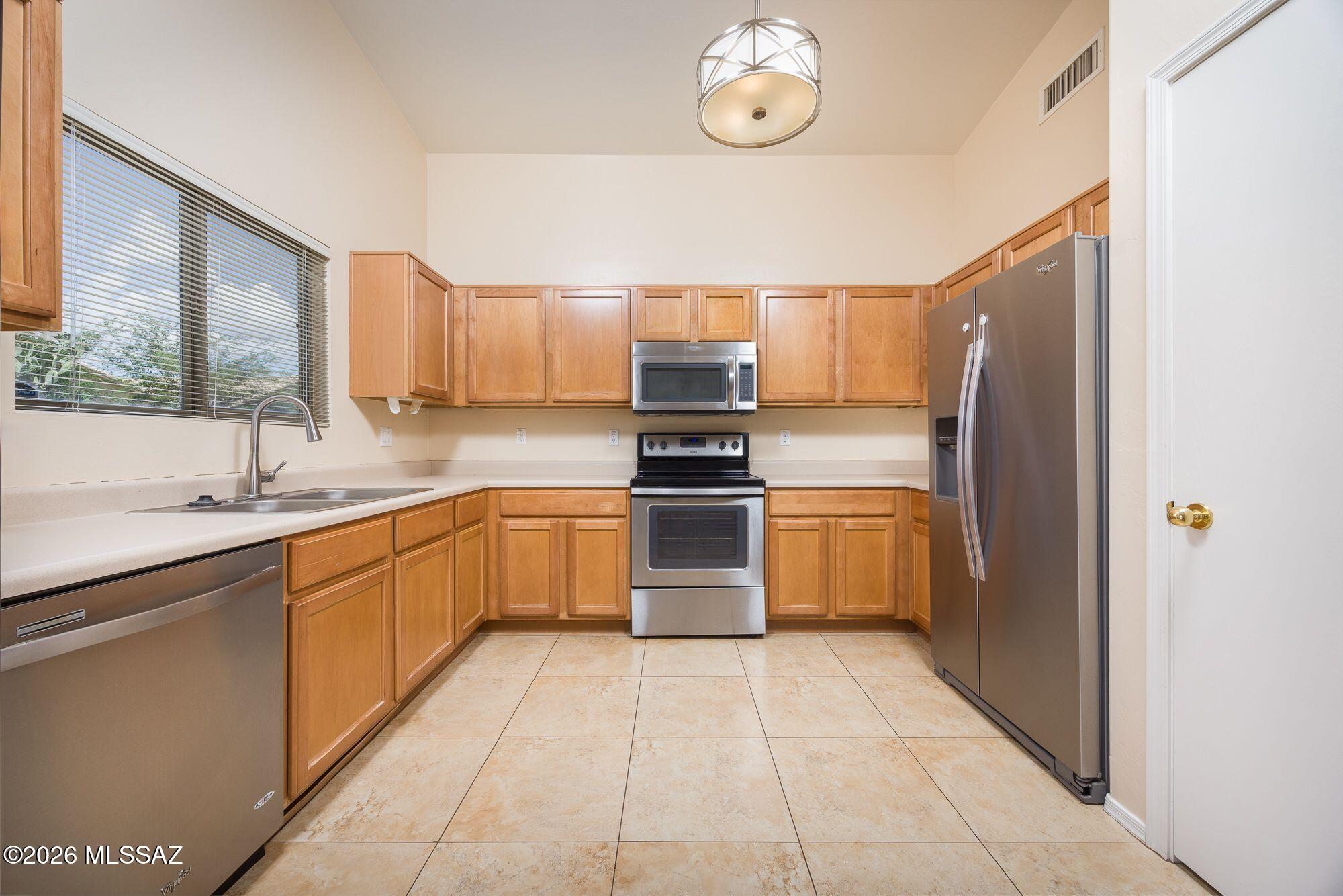 Colina De Oro (1-138) - Residential Lease