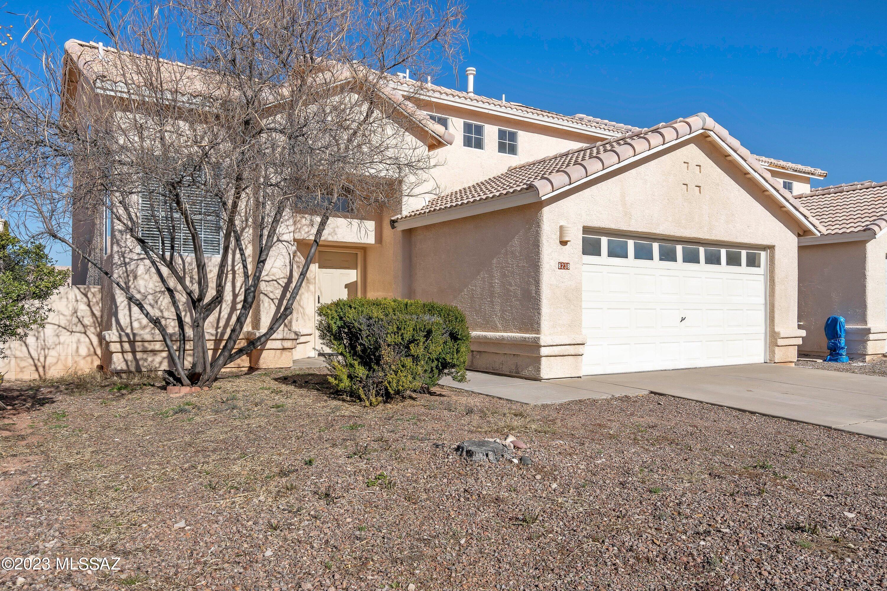 Hacienda Del Oro (1-879) - Residential Lease