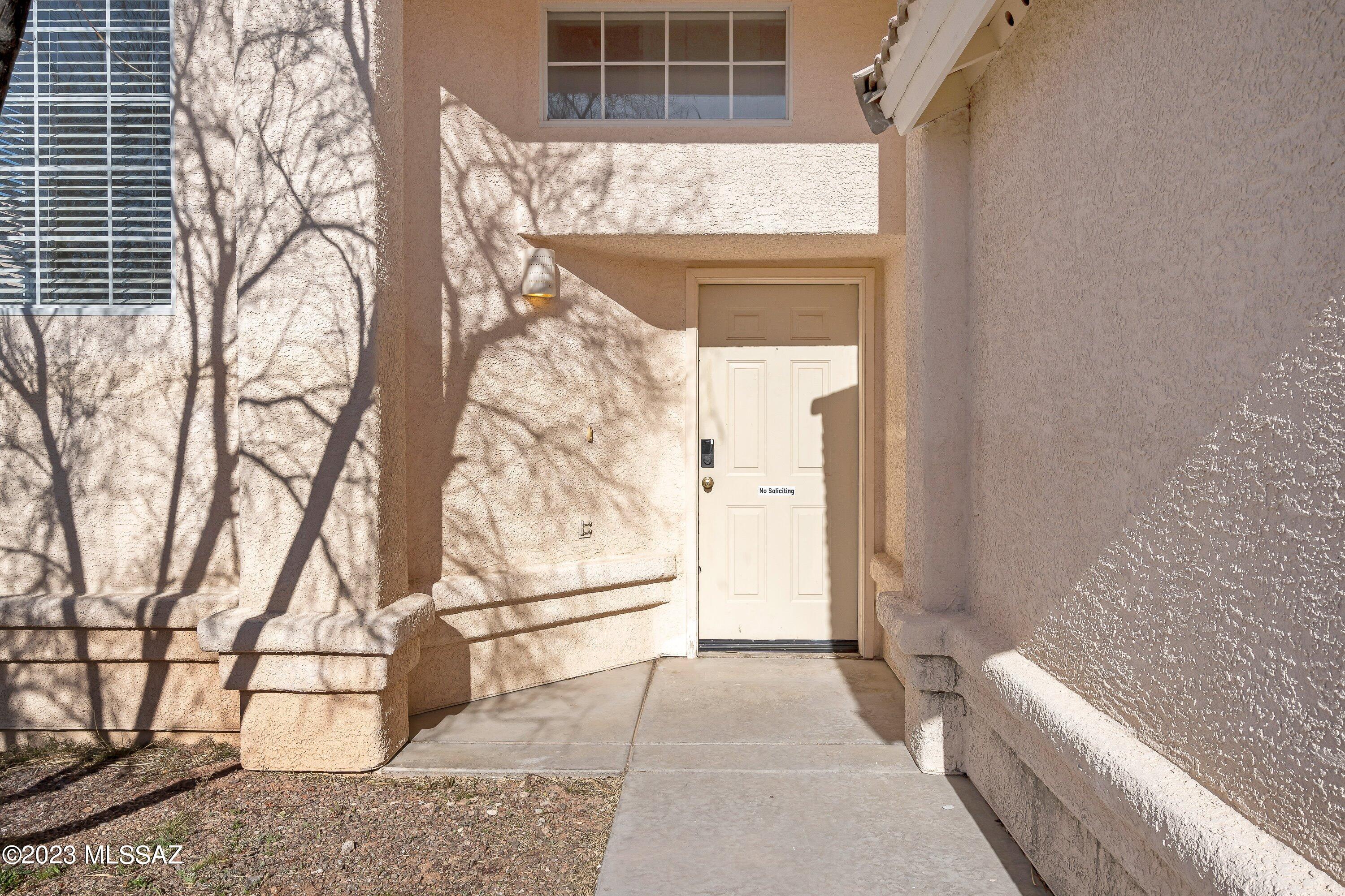 Hacienda Del Oro (1-879) - Residential Lease