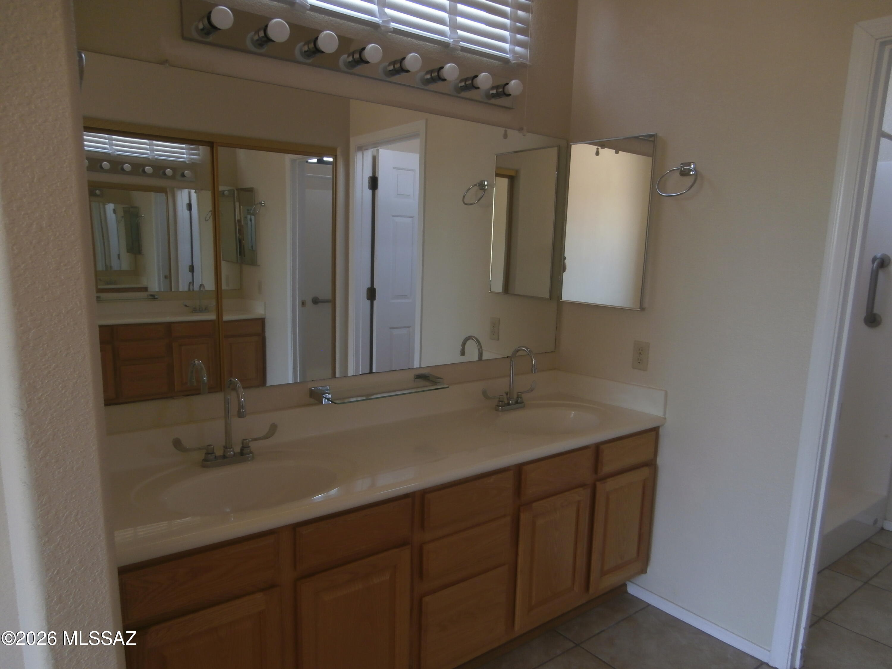 Las Campanas Village (1-111) - Residential Lease