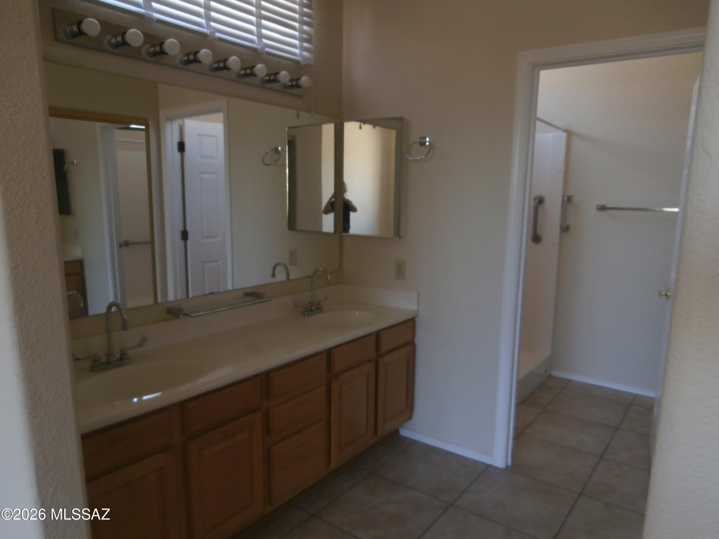 Las Campanas Village (1-111) - Residential Lease