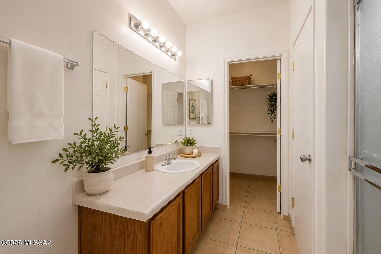 Valencia Place (1-100) - Residential