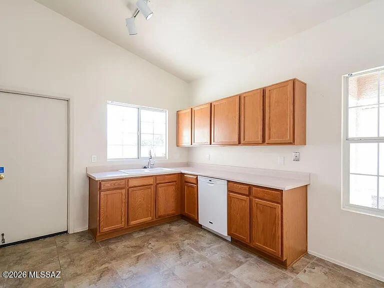 Suncrest (1-127) - Residential Lease