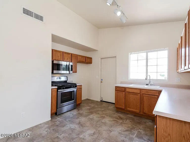 Suncrest (1-127) - Residential Lease