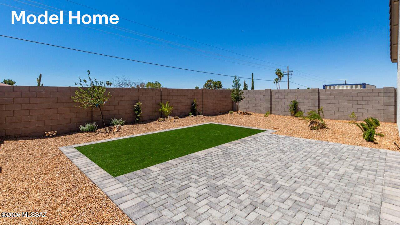 Saguaro Bloom SQ20180540069 - Residential