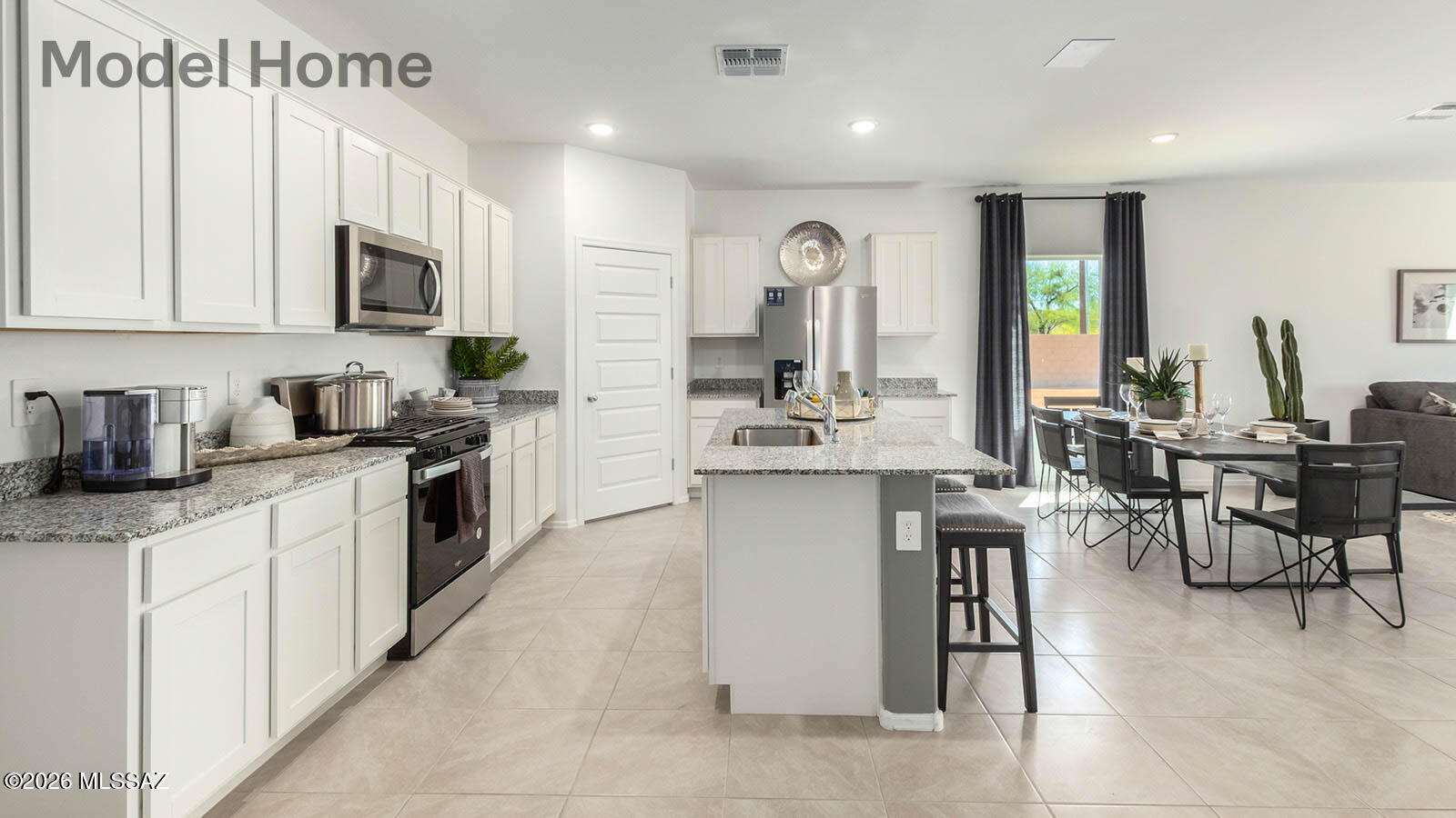 Saguaro Bloom SQ20180540069 - Residential