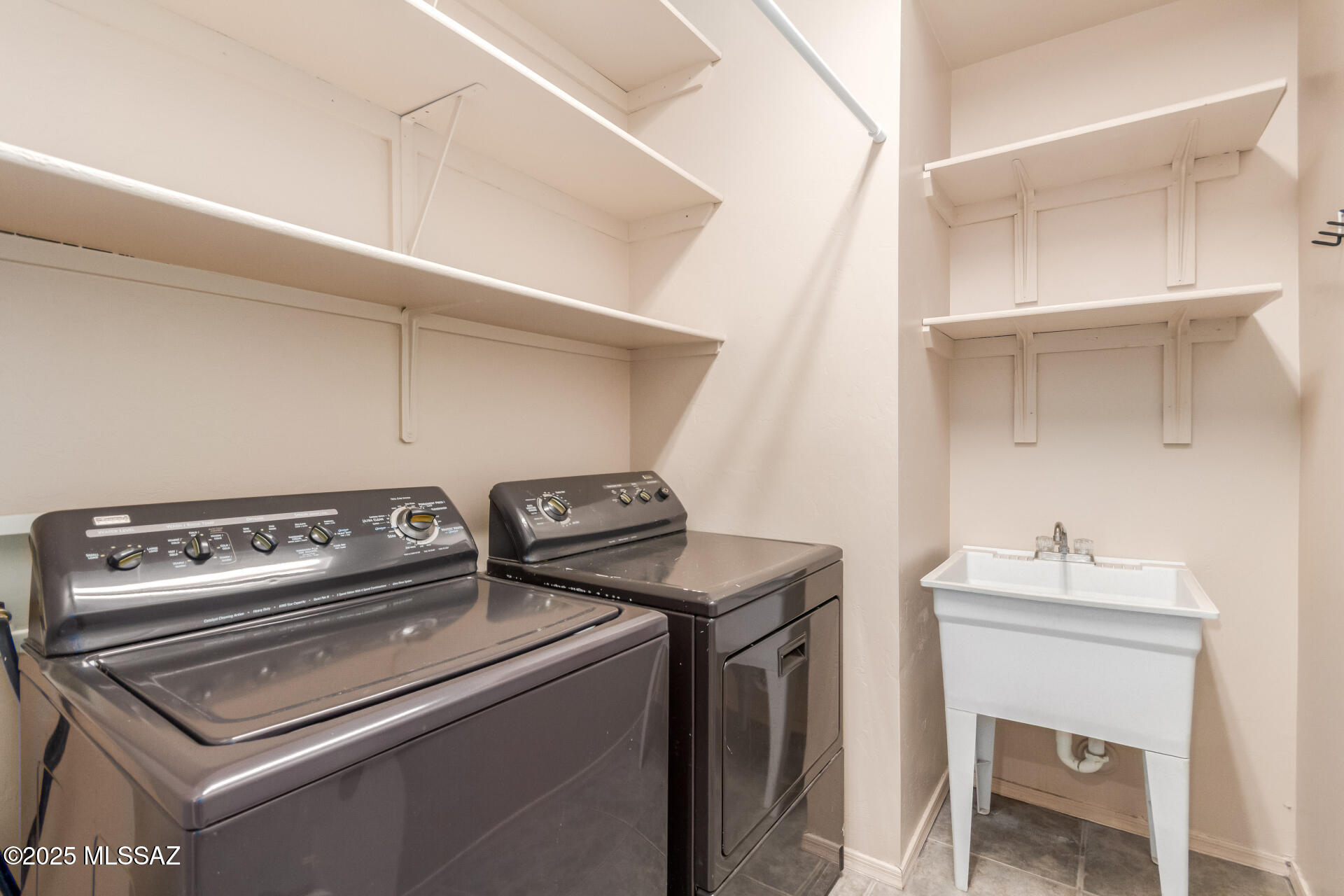 Catalina Vistas - Residential