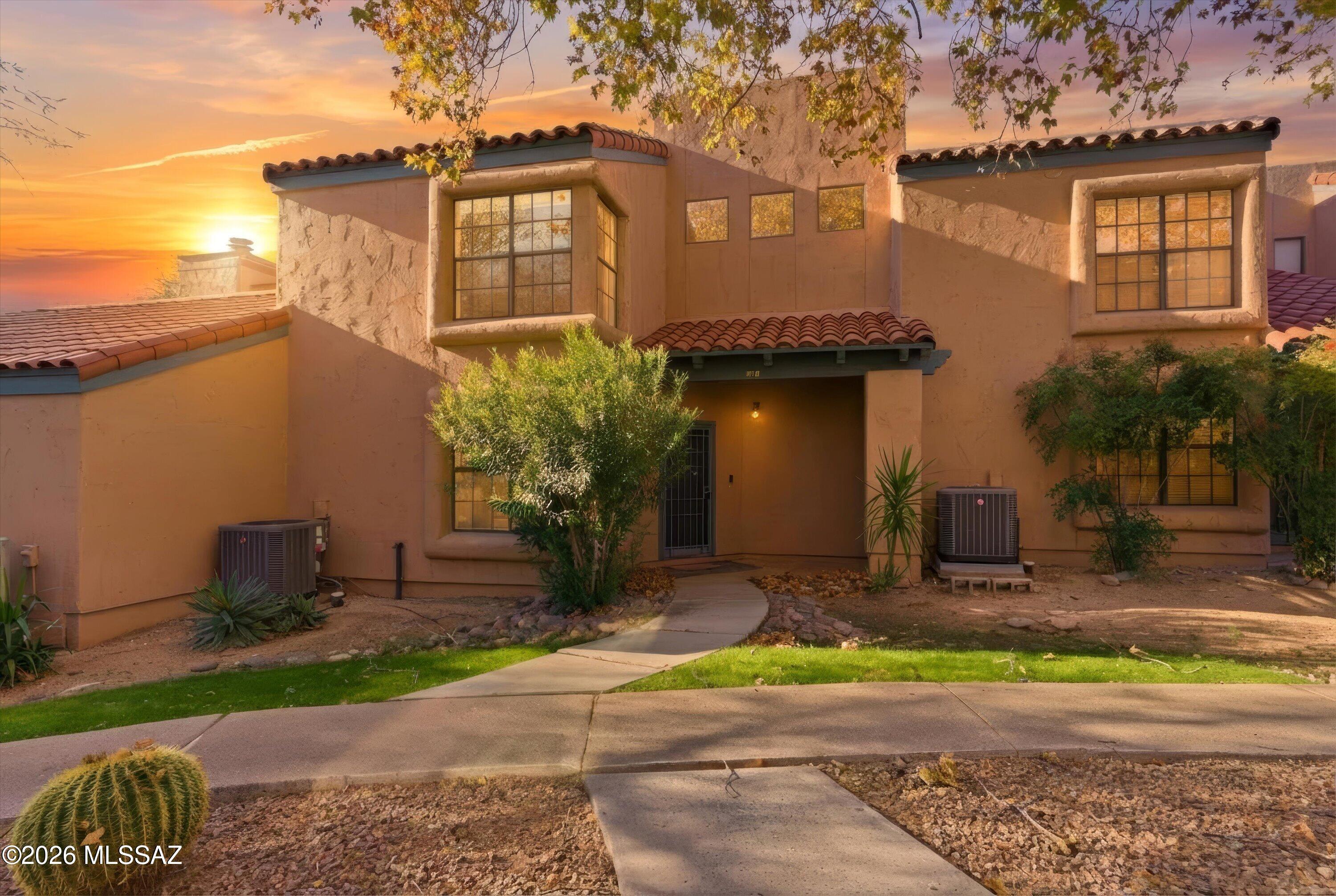 An opportunity to live in VENTANA DE SABINO. This immaculate and remodeled 2-bedroom/2-bathroom home includes a LARGE LOFT with storage that can be used as a den/office, hobby room or additional sleeping space. One of the most coveted locations in Tucson, Ventana de Sabino is located in the Catalina Foothills near Sabino Canyon, golf courses, hiking trails, shops and restaurants. This beautifully landscaped community includes walking paths, common area courtyards with fountains and seating, swimming pools/spa, club house, exercise facility, tennis and pickleball courts.(HOA also includes fire protection, roof, water, sewer and trash.) HVAC replaced in 2022.