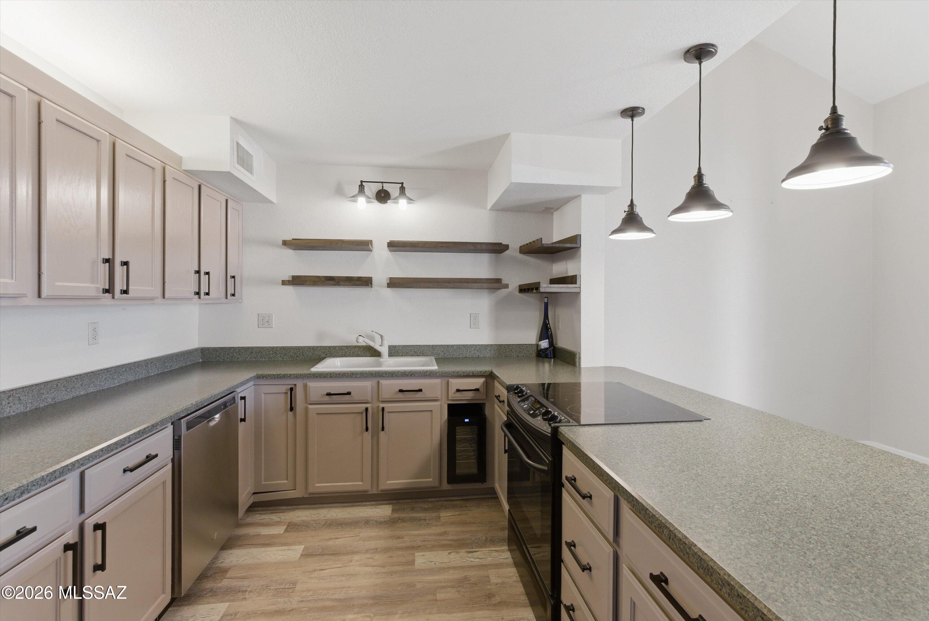 Ventana De Sabino North (1-127) - Residential