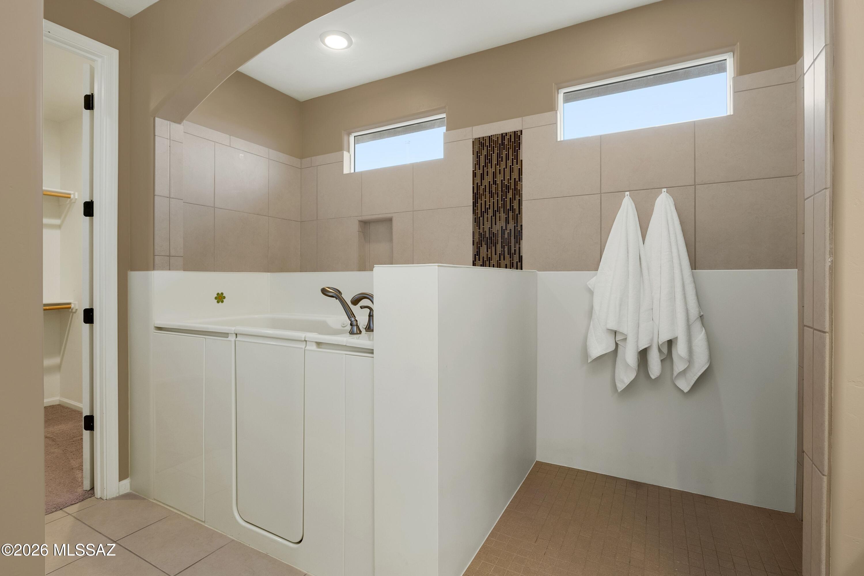 Golden Barrel Place At Dove Mountain SQ20141710079 - Residential