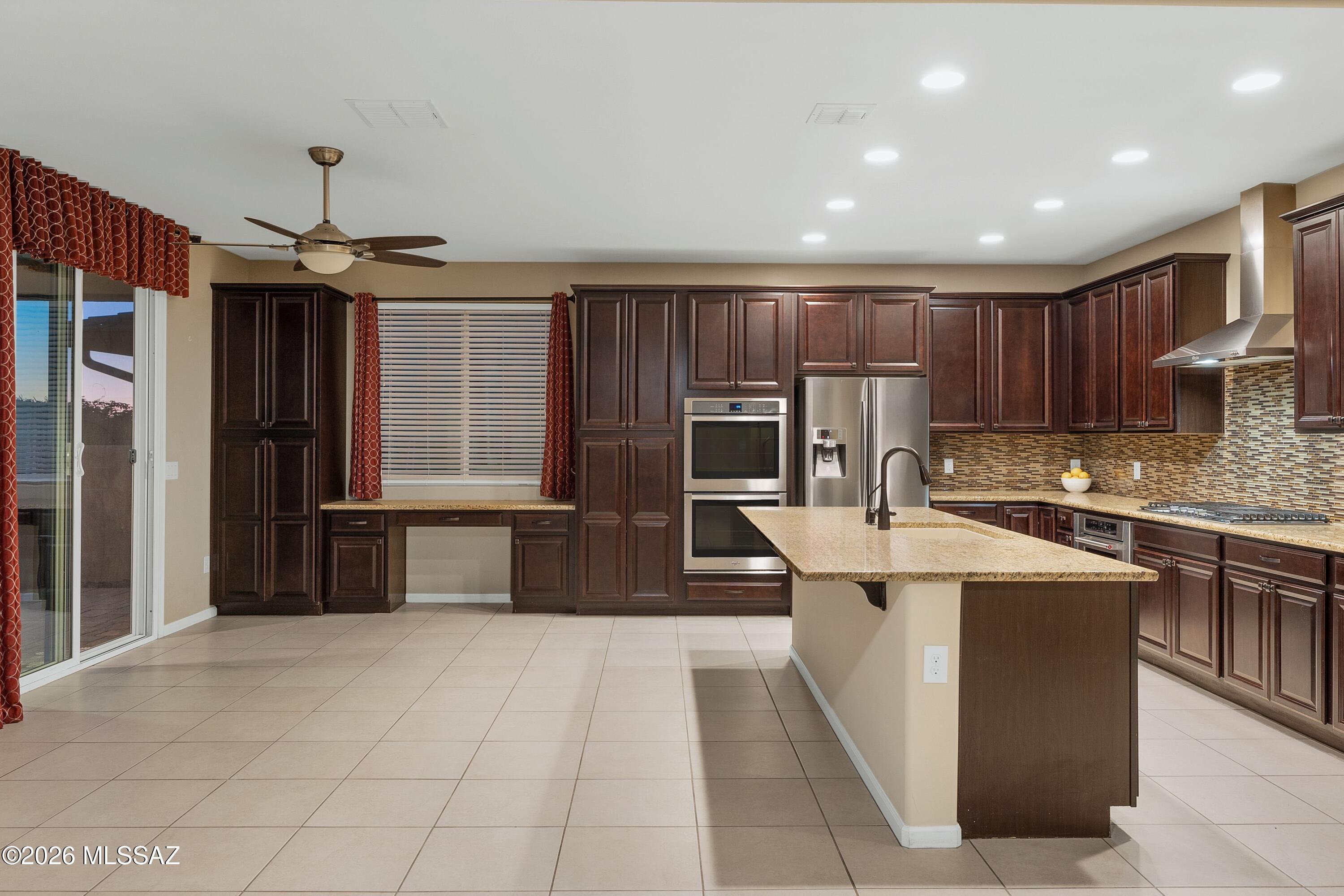 Golden Barrel Place At Dove Mountain SQ20141710079 - Residential
