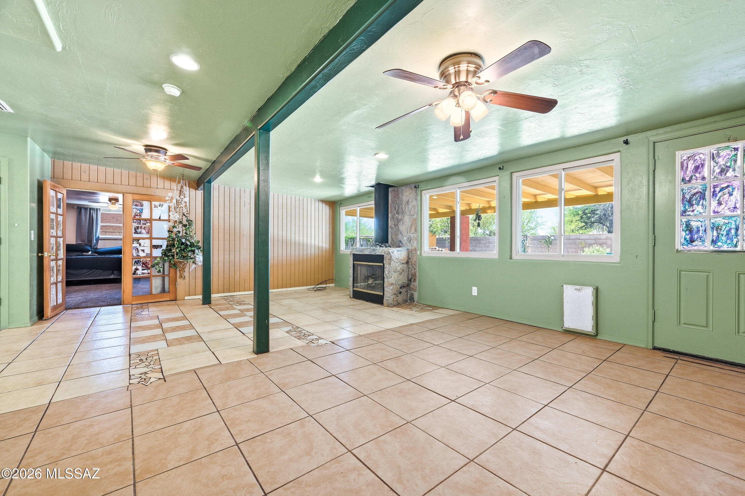 Country Club Manor - Residential