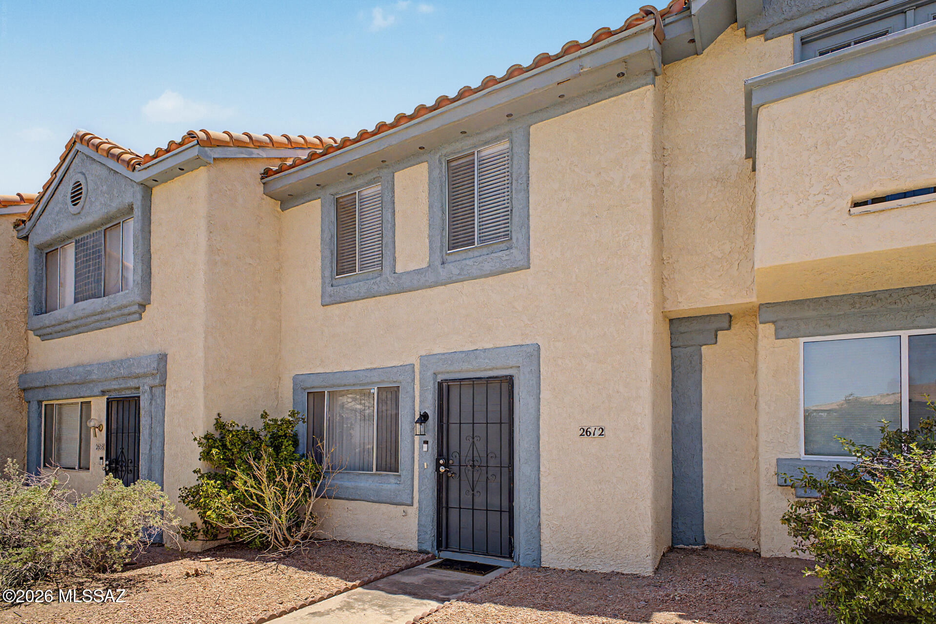 Clean & Cozy!
This fantastic townhome offers a refreshed, low-maintenance Tucson residence with thoughtful updates. This 2-bedroom, 1.5-bath home features new carpet, new appliances, new quartz countertops, and a new HVAC system, creating a clean and move-in-ready feel. The functional layout provides comfortable living space, while the easy-care setting adds convenience for everyday living. Located on Tucson's west side, the property offers access to nearby shopping, dining, parks, and local amenities. Would make a great investment property being 10 minutes from U of A!