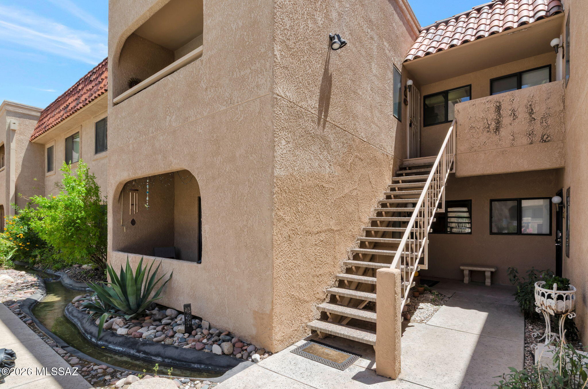 Beautiful and very well maintained Catalina Foothills 2 Bedroom and 2 Bath Condo in Fanatic Community. Incredible Mountain Views. Very bright and open floorplan. Balcony overlooks Resort like Pool and well manicured common area. Wood beamed ceiling in Living Room. Nice sized bedrooms. Close to Restaurants and Stores. Can be purchased fully furnished. All Appliances stay. This is a very nice home and is move in ready !!