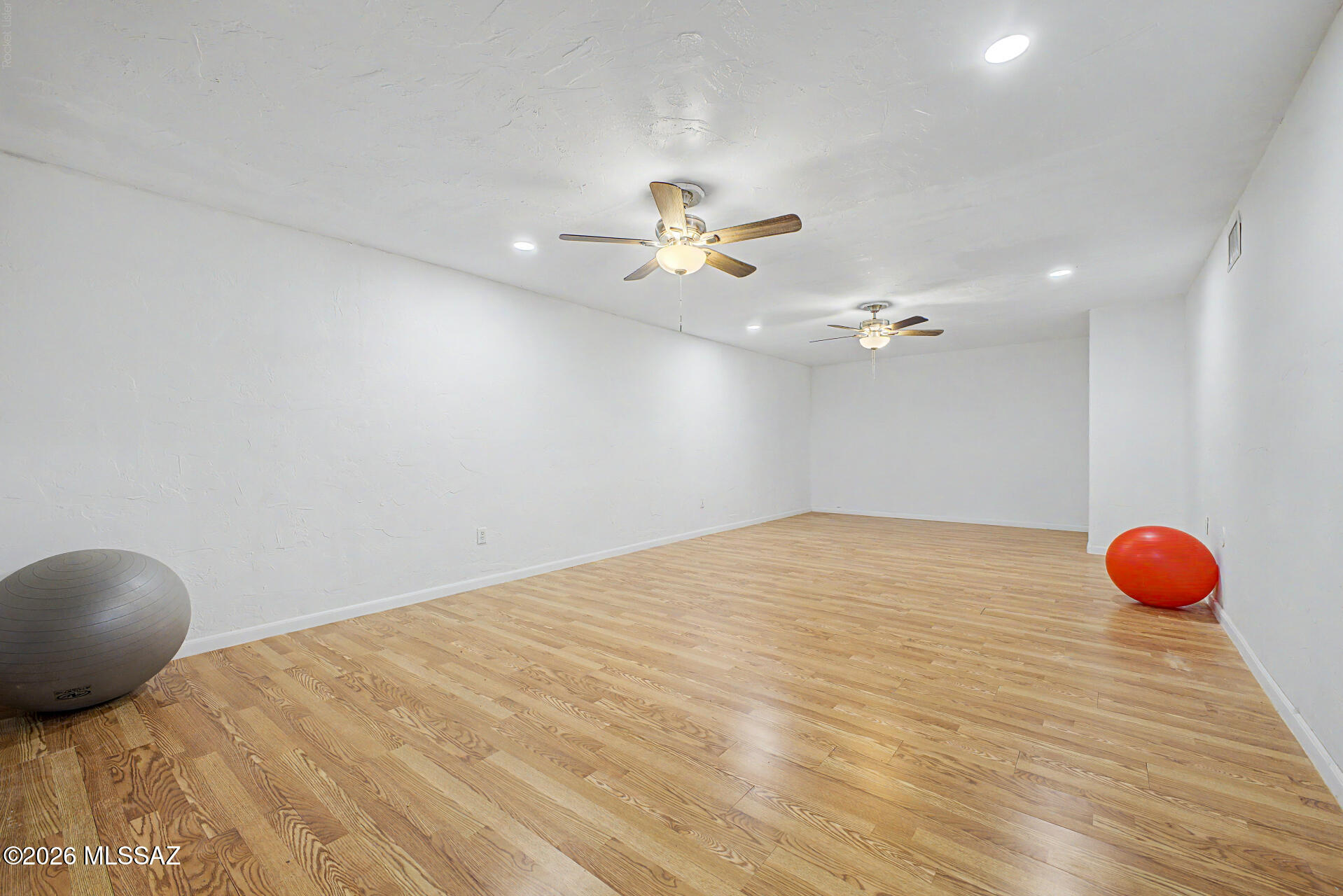 New Tucson Unit NO. 23 (140-261) - Residential