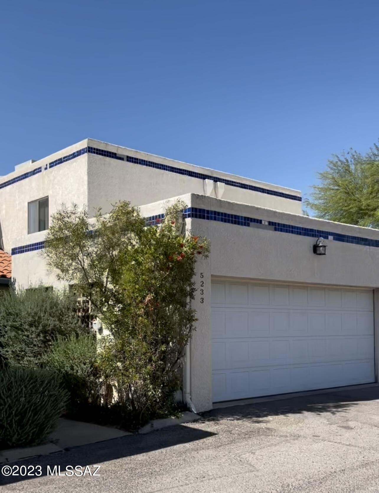 Mescal Place Townhouses (1-13) - Residential Lease