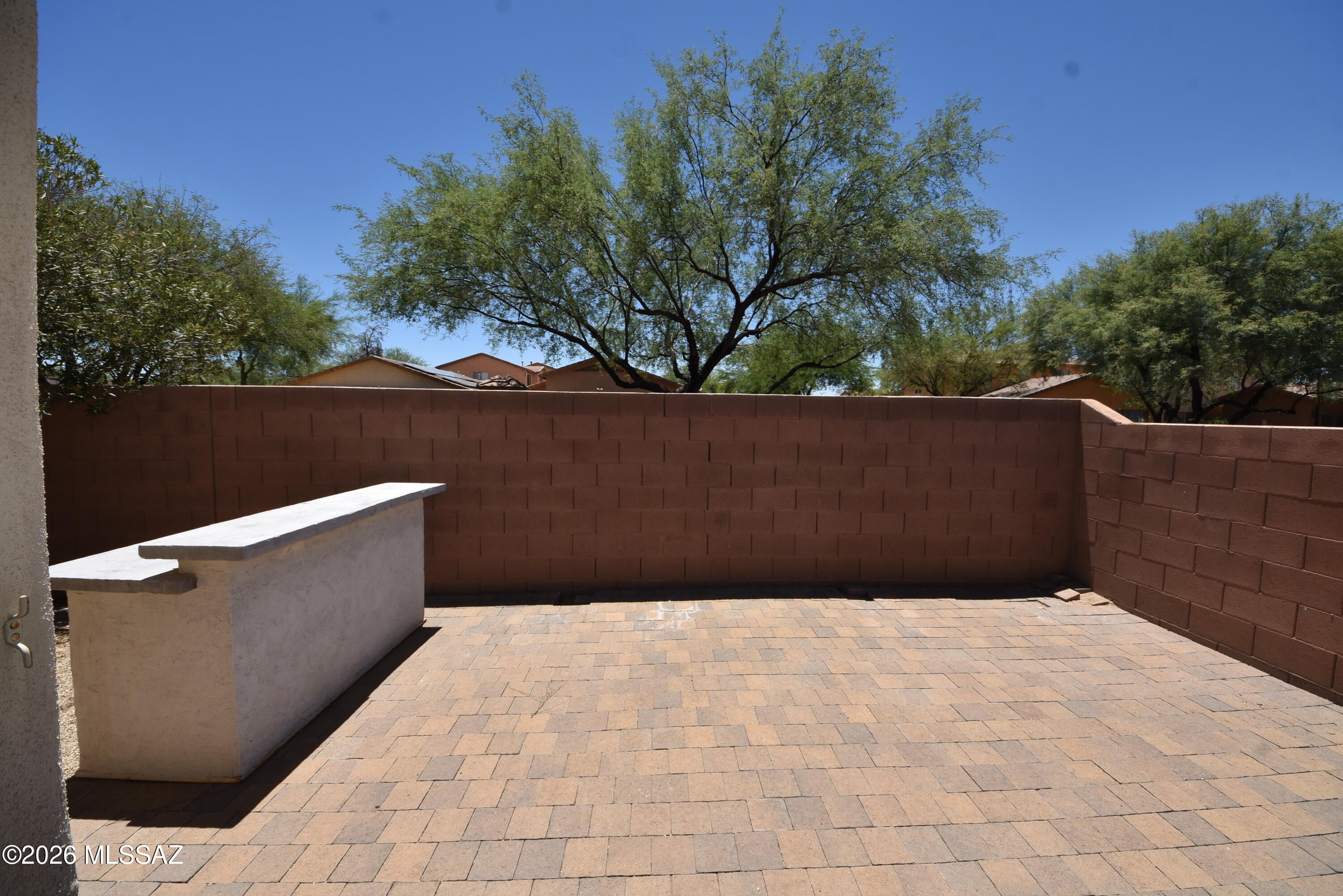 Hacienda Del Rio (1-118) - Residential Lease