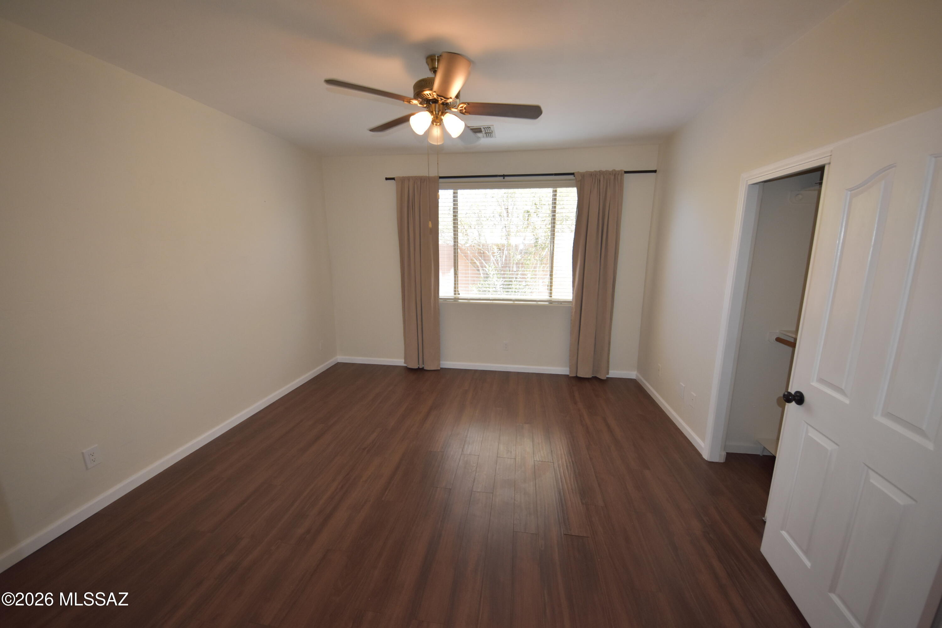 Hacienda Del Rio (1-118) - Residential Lease