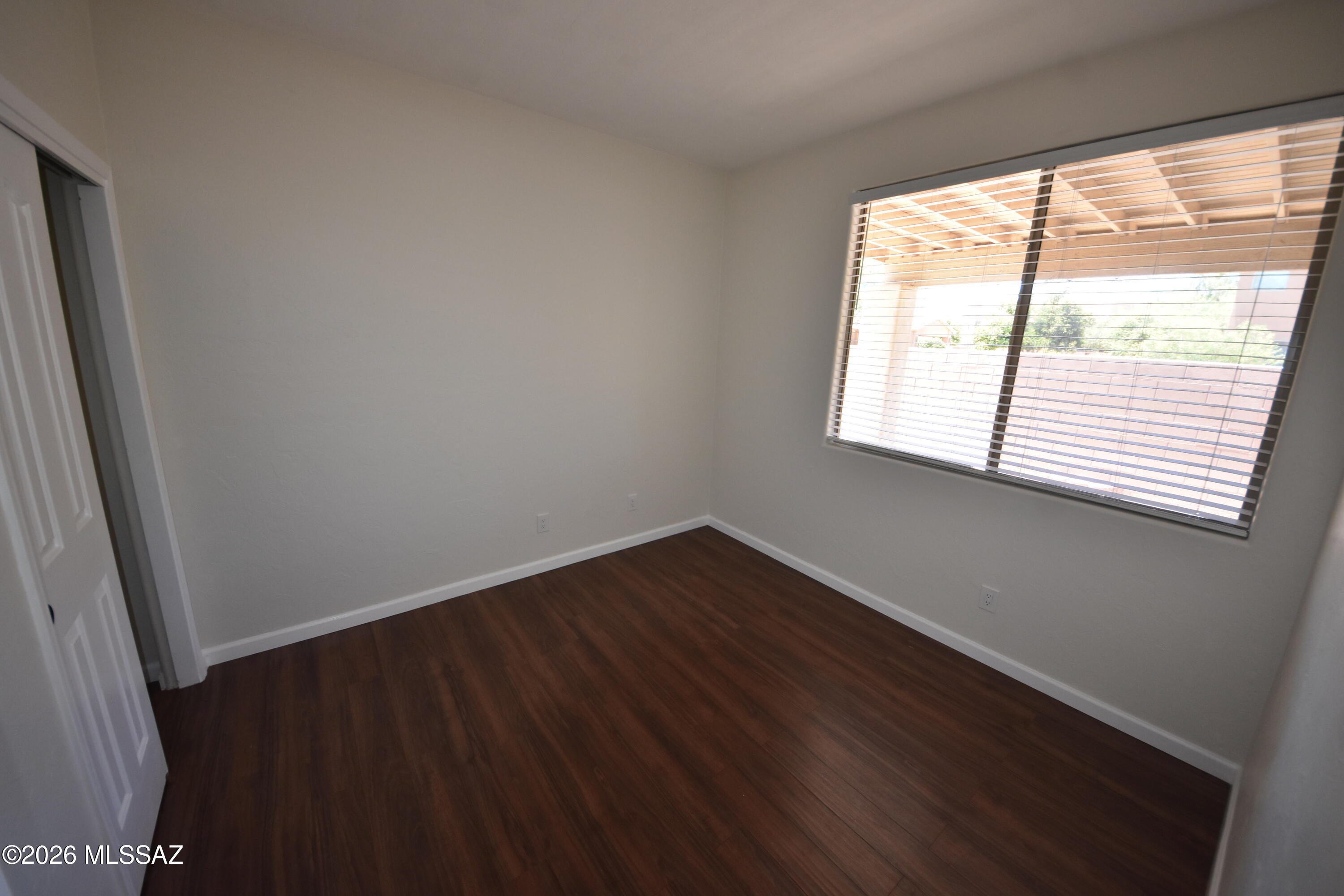 Hacienda Del Rio (1-118) - Residential Lease