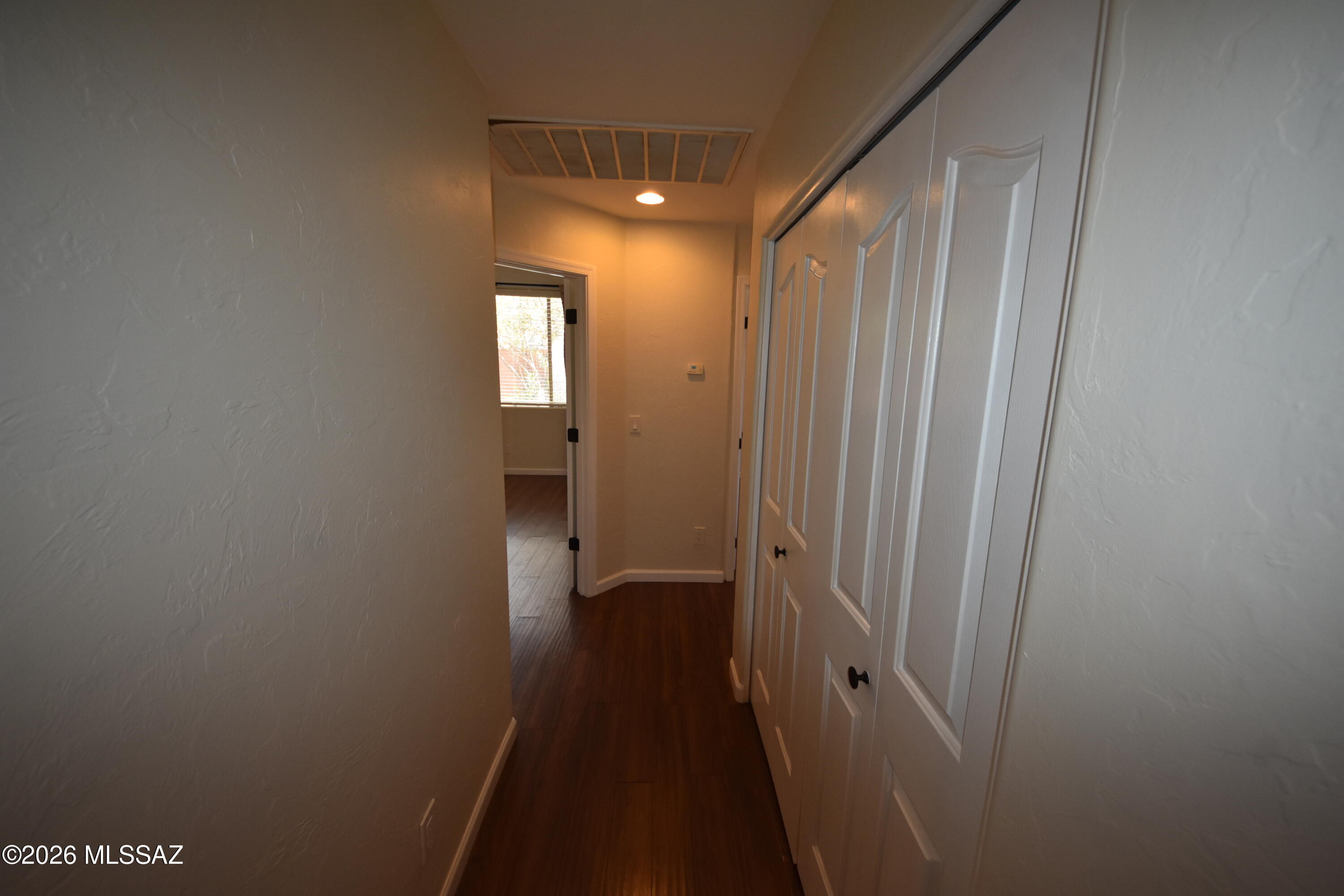 Hacienda Del Rio (1-118) - Residential Lease