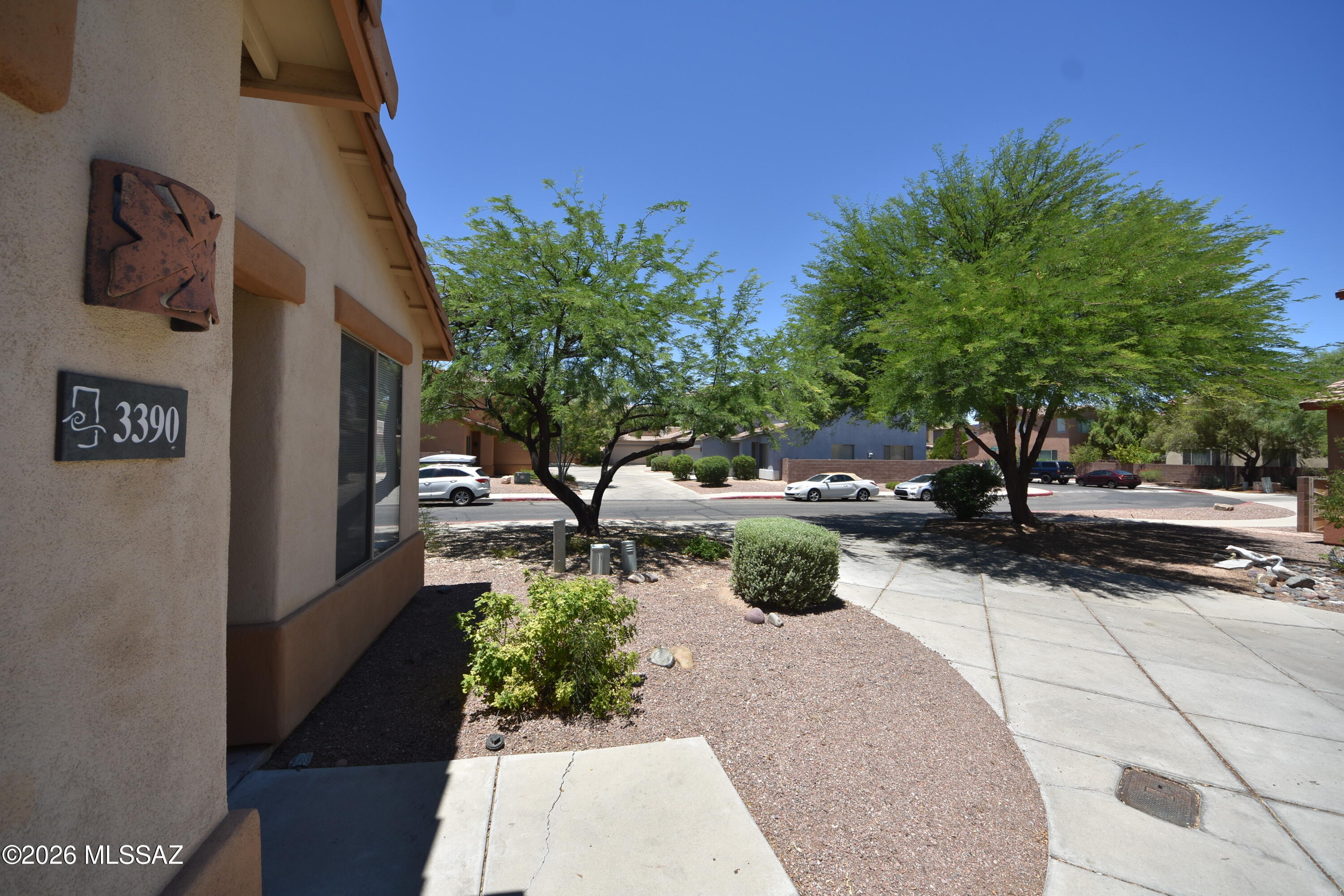 Hacienda Del Rio (1-118) - Residential Lease